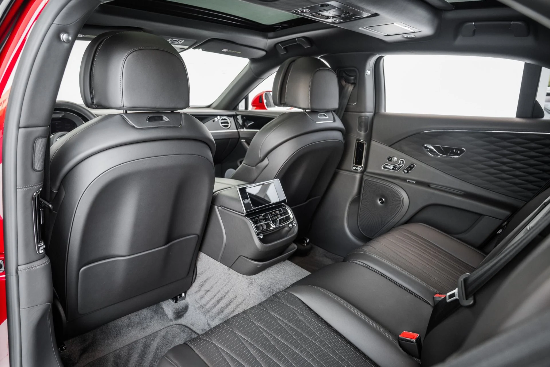 mph016_2026359130_Used_2022_Bentley_Flying_Spur_V8_1694798625_6d68d55ea5