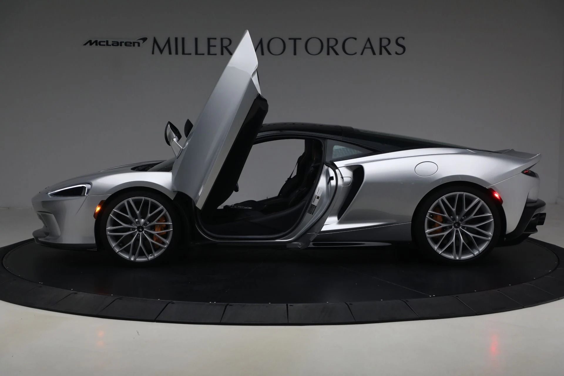 mph016_2028174929_Used_2023_Mc_Laren_GT_Luxe_f16027e4e2