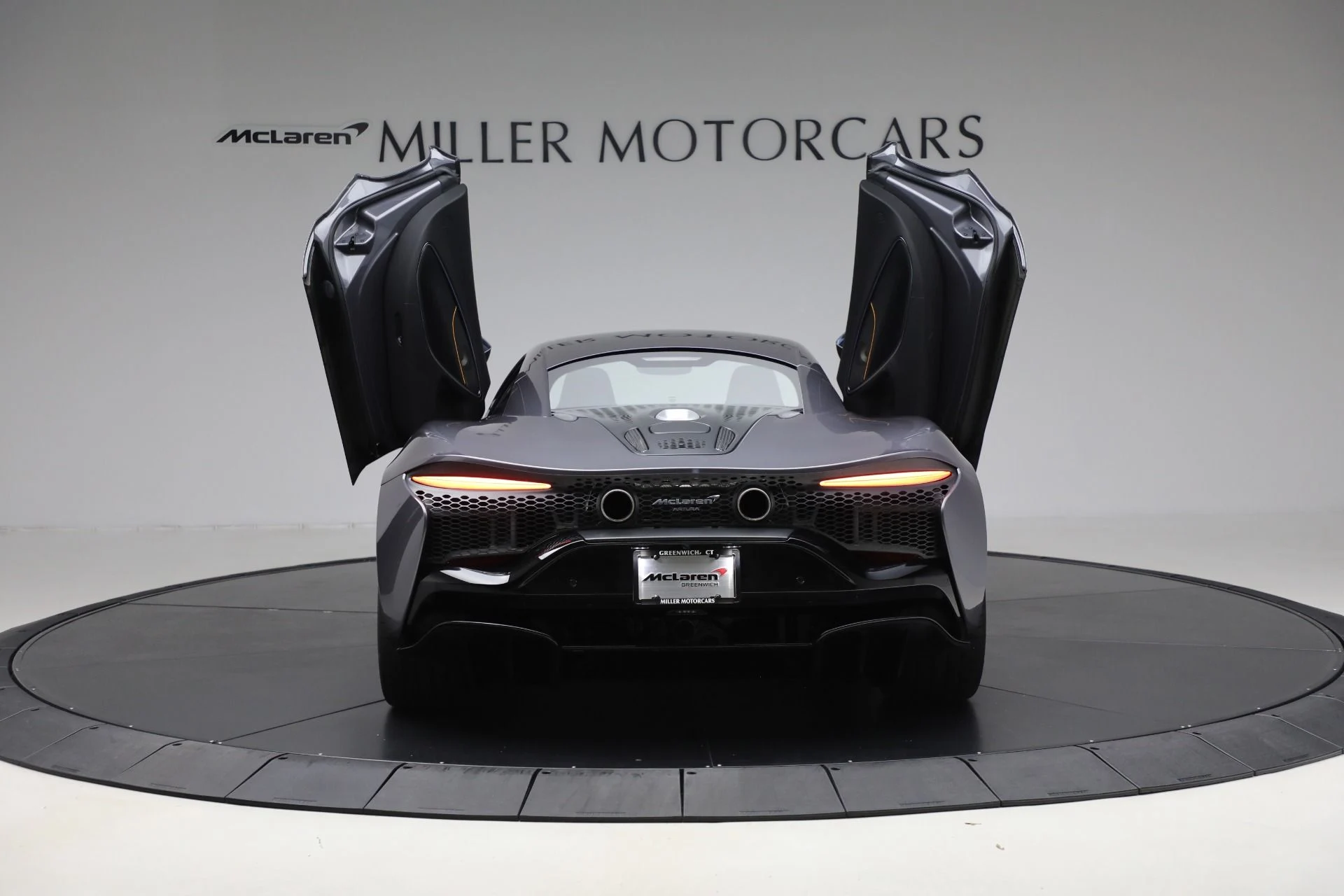 mph016_2028583322_Used_2024_Mc_Laren_Artura_Vision_9a7c750090