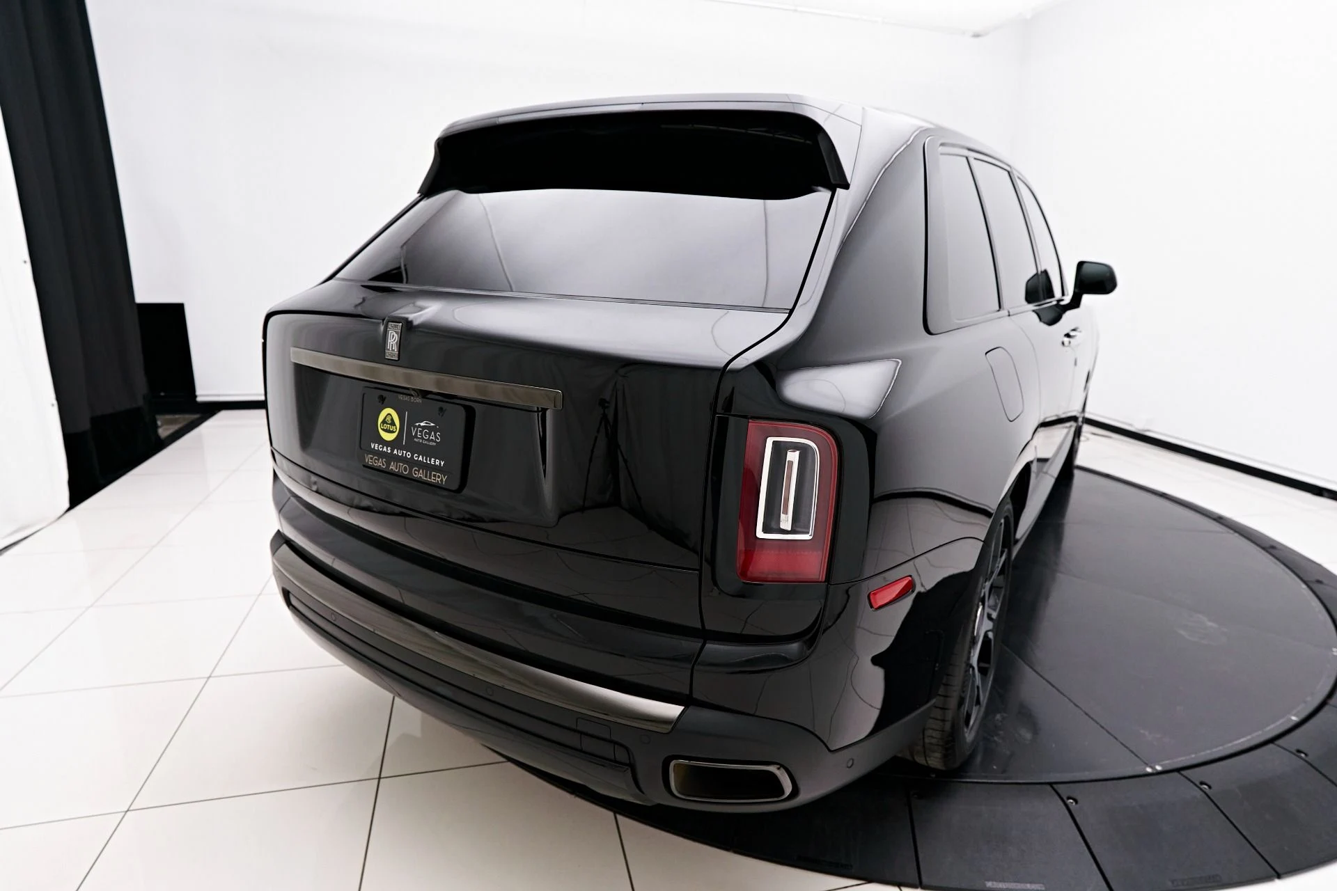 mph016_2028794570_Used_2022_Rolls_Royce_Cullinan_Base_1679686724_f412ae0146