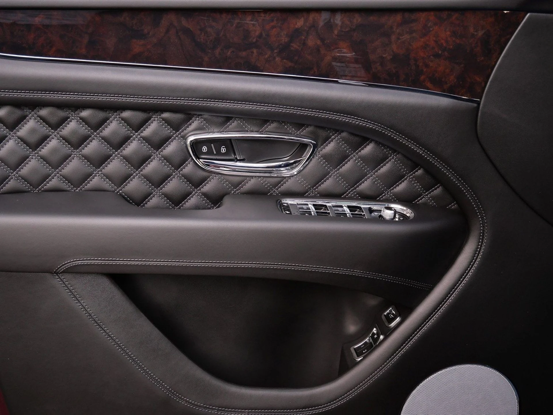 mph016_2030652334_f425bfe1c3edc3862301502d196d60f0x_1e8a6d7019