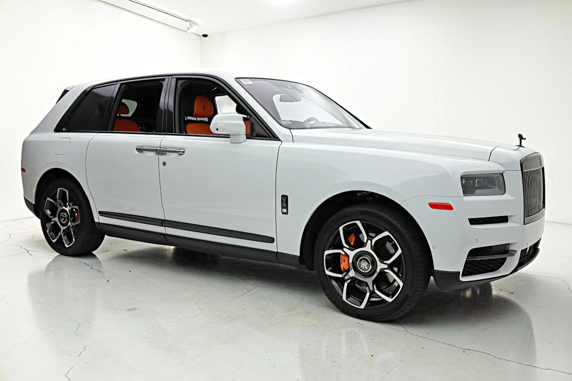 mph016_2037417638_Used_2023_Rolls_Royce_Black_Badge_Cullinan_LEASE_OPTIONS_AVAILABLE_e605a8f836