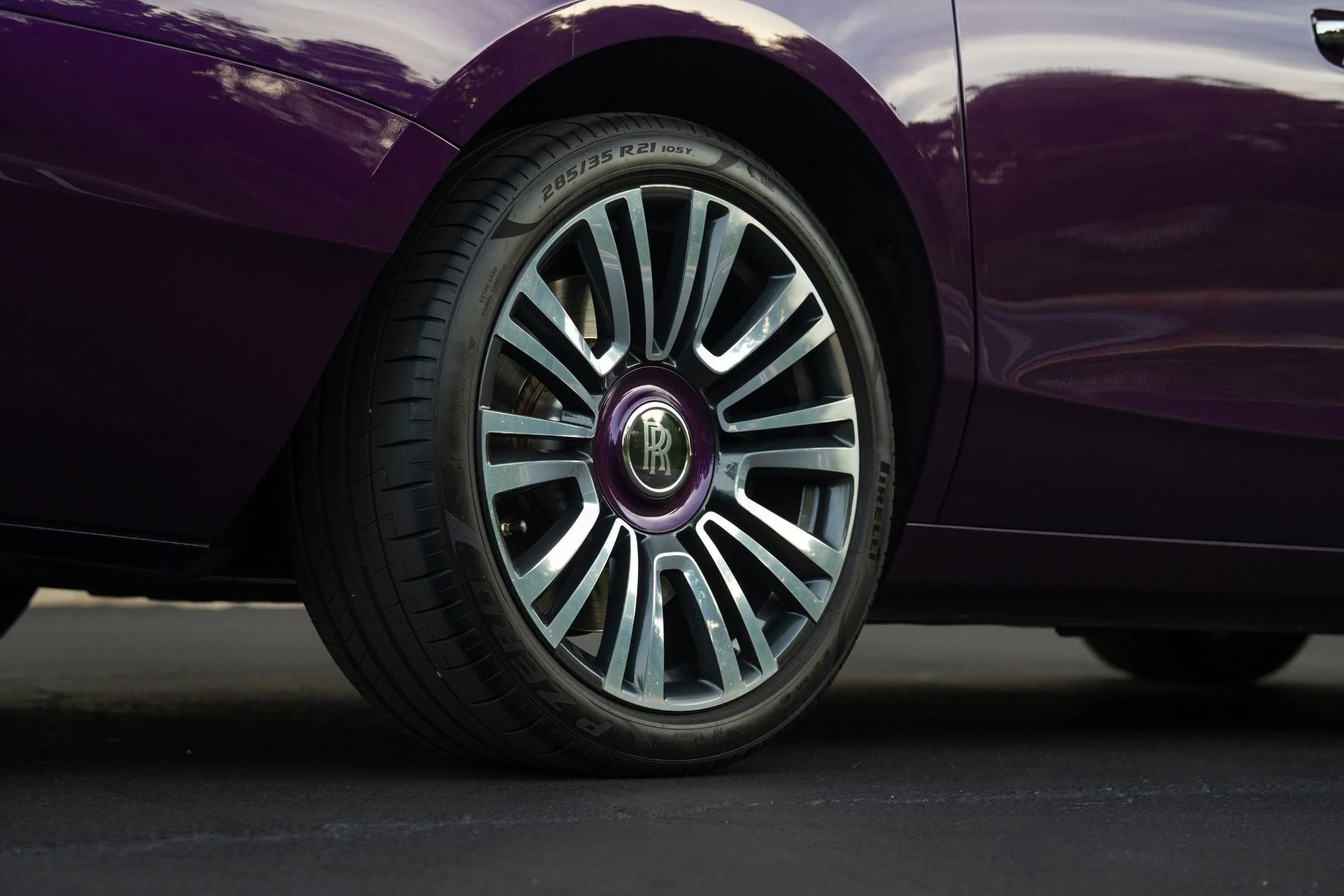 mph016_2042096724_Used_2021_Rolls_Royce_Ghost_1762913749_2e1d8d4862