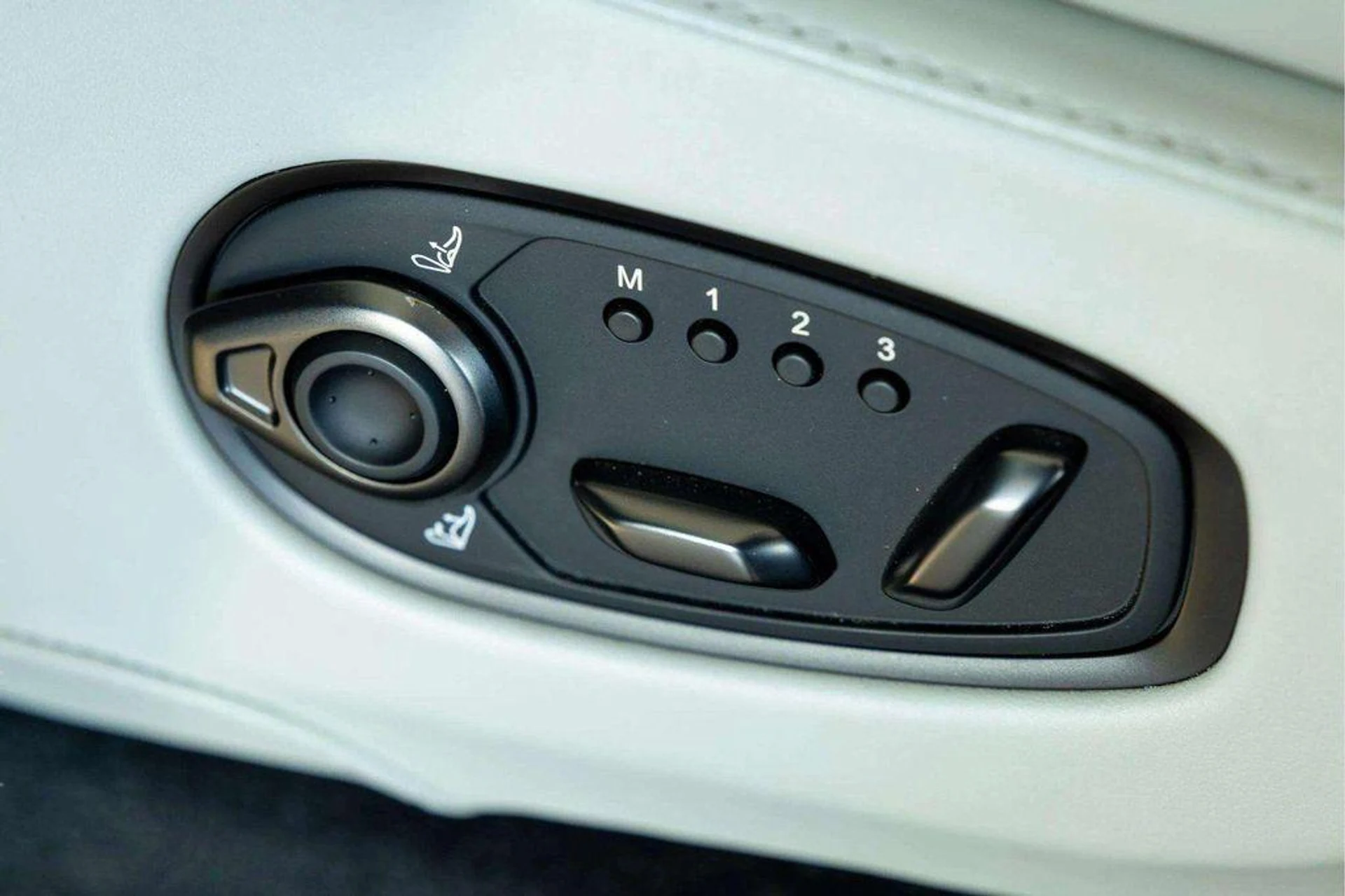 mph016_2042710795_mx88tpl_UHUJ_Ac7l8w_O_Kt_e_D9578_20af05eee9