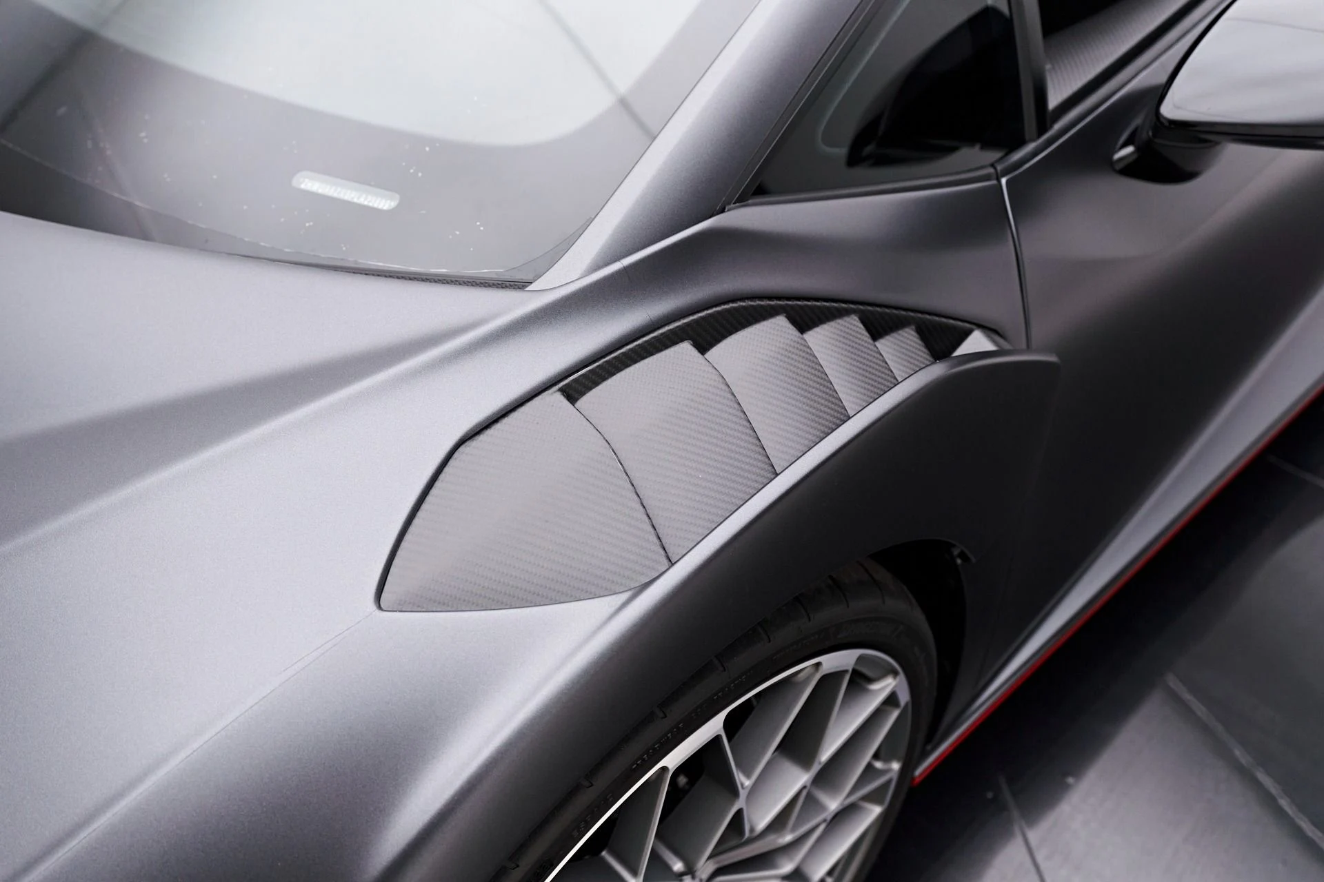 mph016_2049637929_Used_2023_Lamborghini_Huracan_STO_Base_1696892071_6041b73d27