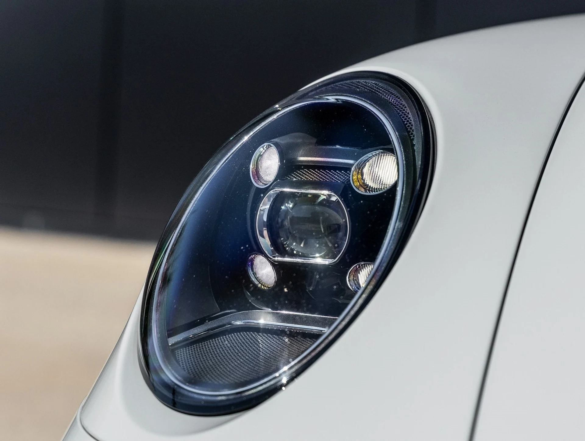 mph016_2050802772_17_4e079f812a