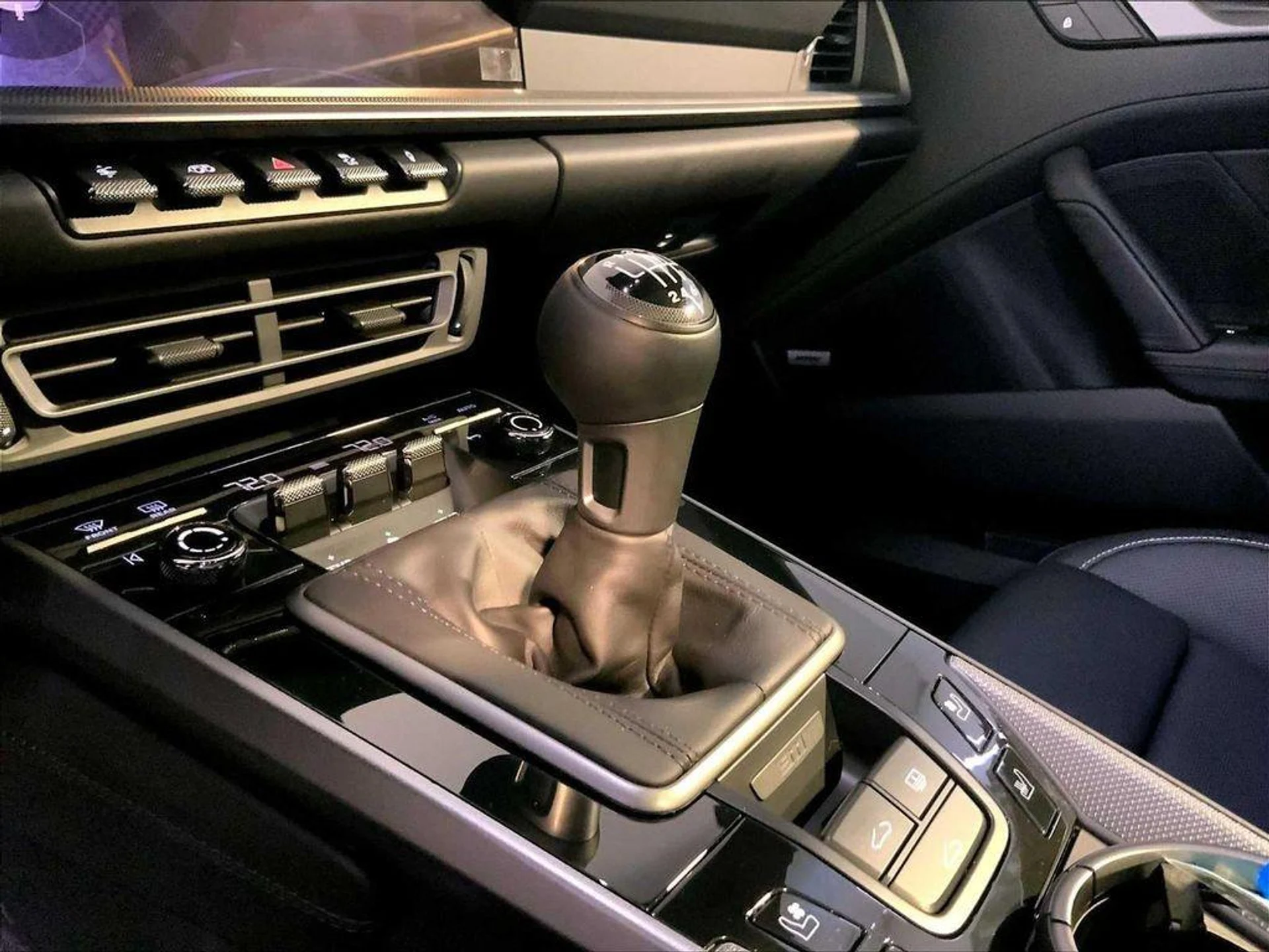 mph016_2060202427_b_Po7l_Kt_Vy6x_B0_VSY_OIHS_Rr_Iq_Wk_79d57da17b