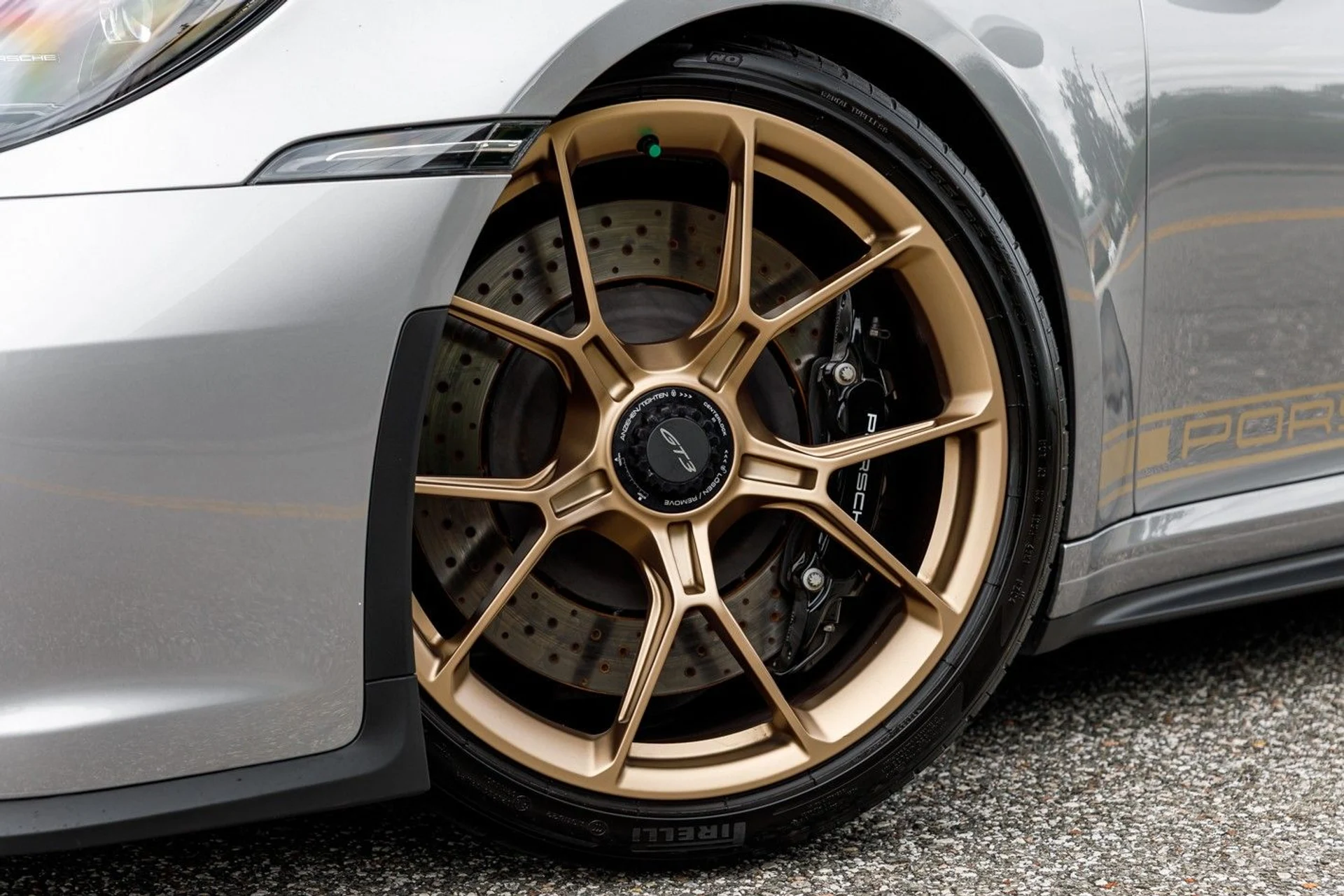 mph016_2063904389_707_p18_l_2777147d14