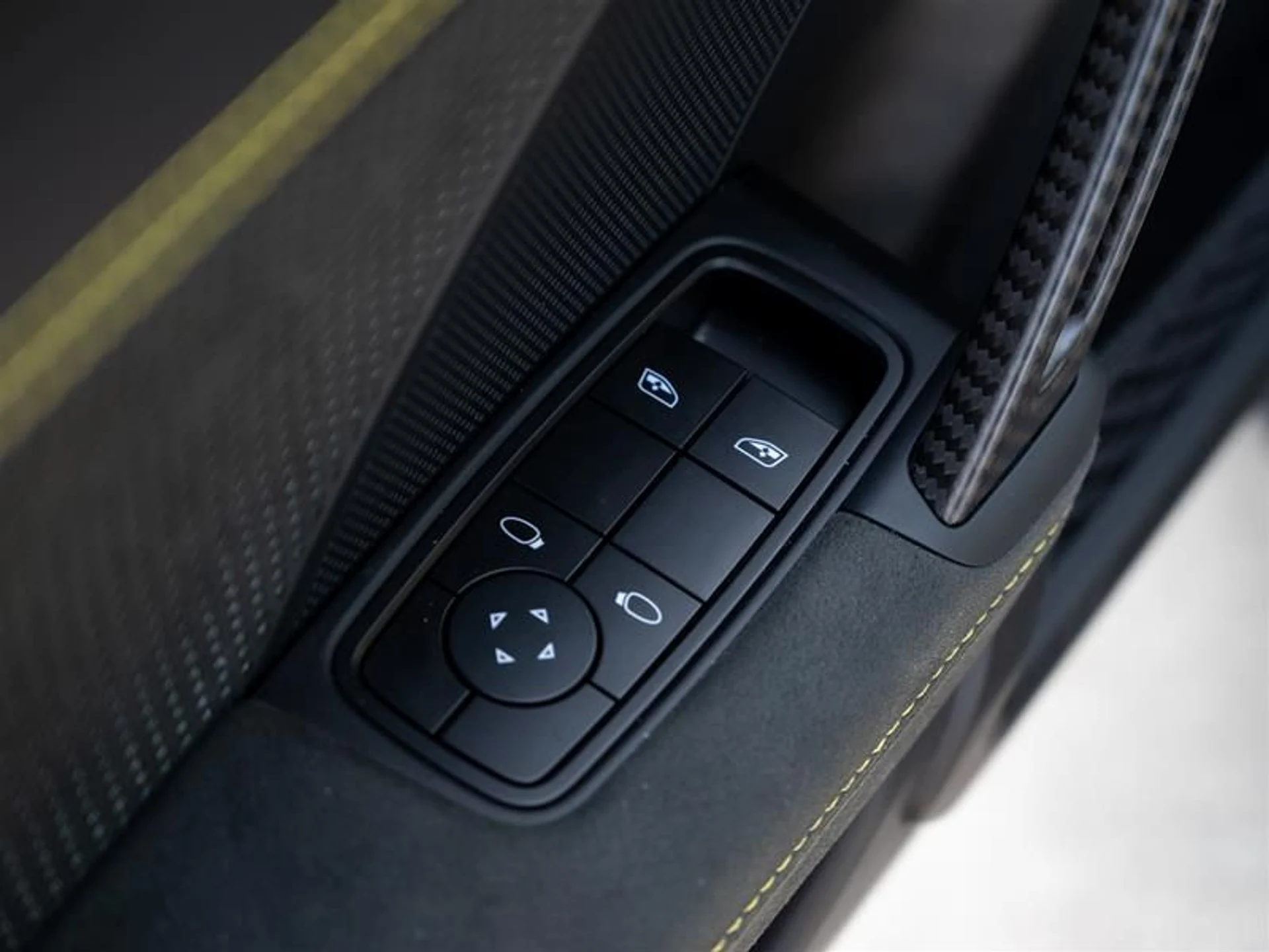 mph016_2065299376_nkxaybtr_3d54881991