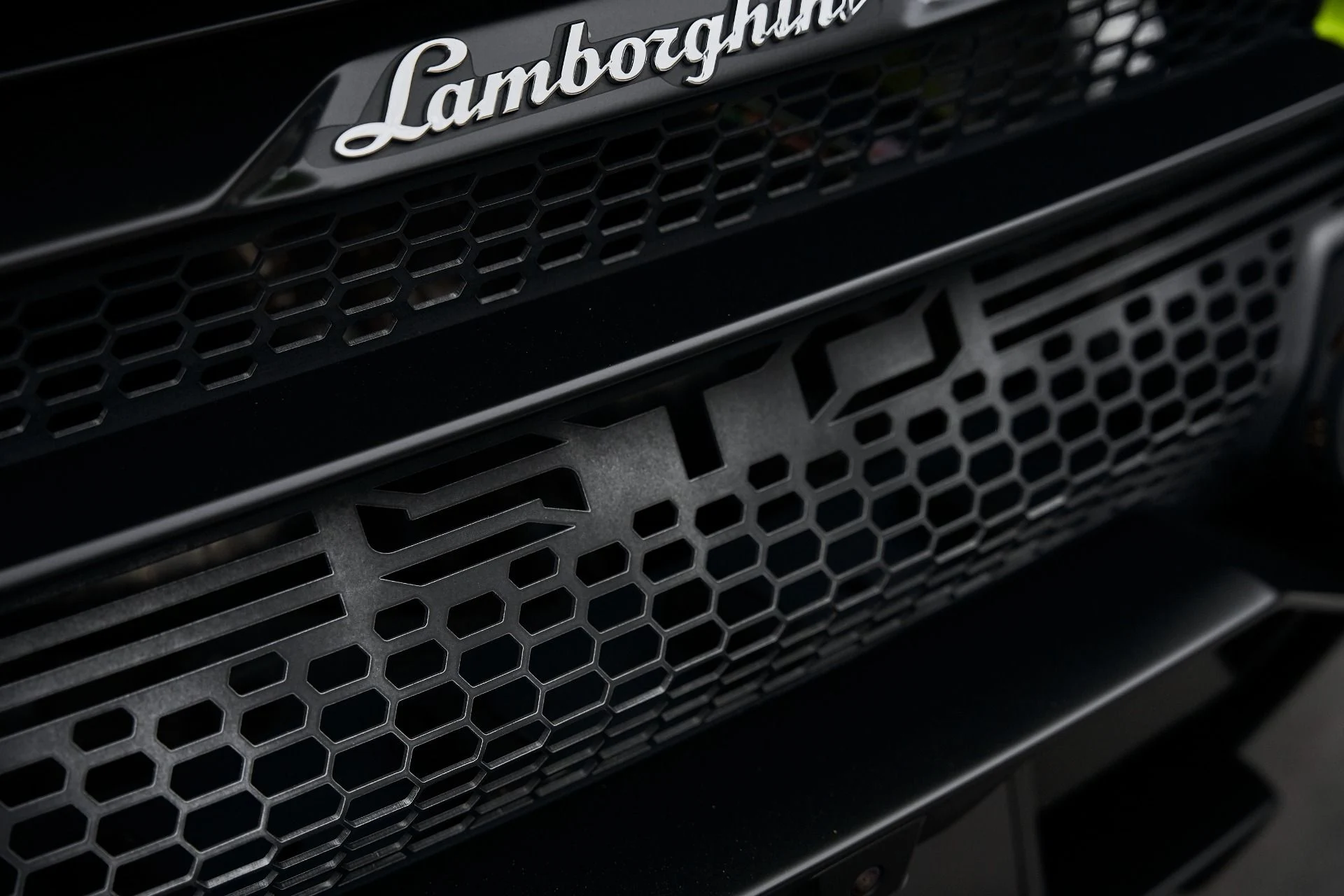 mph016_2069626915_Used_2022_Lamborghini_Huracan_STO_Base_1771294562_bcda633009