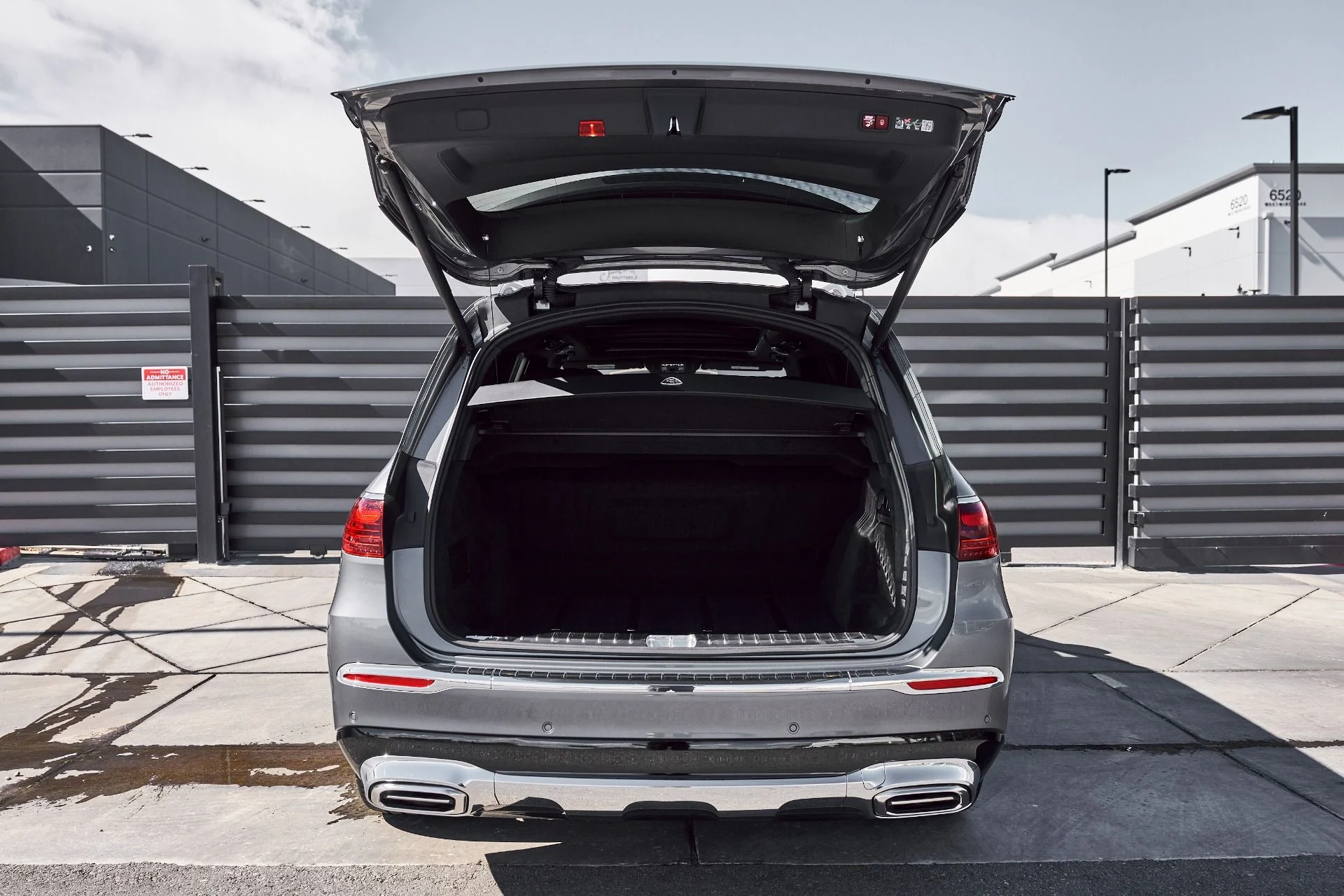 mph016_2073831795_Used_2025_Mercedes_Benz_GLS_Maybach_GLS_600_1771467893_2f70225101