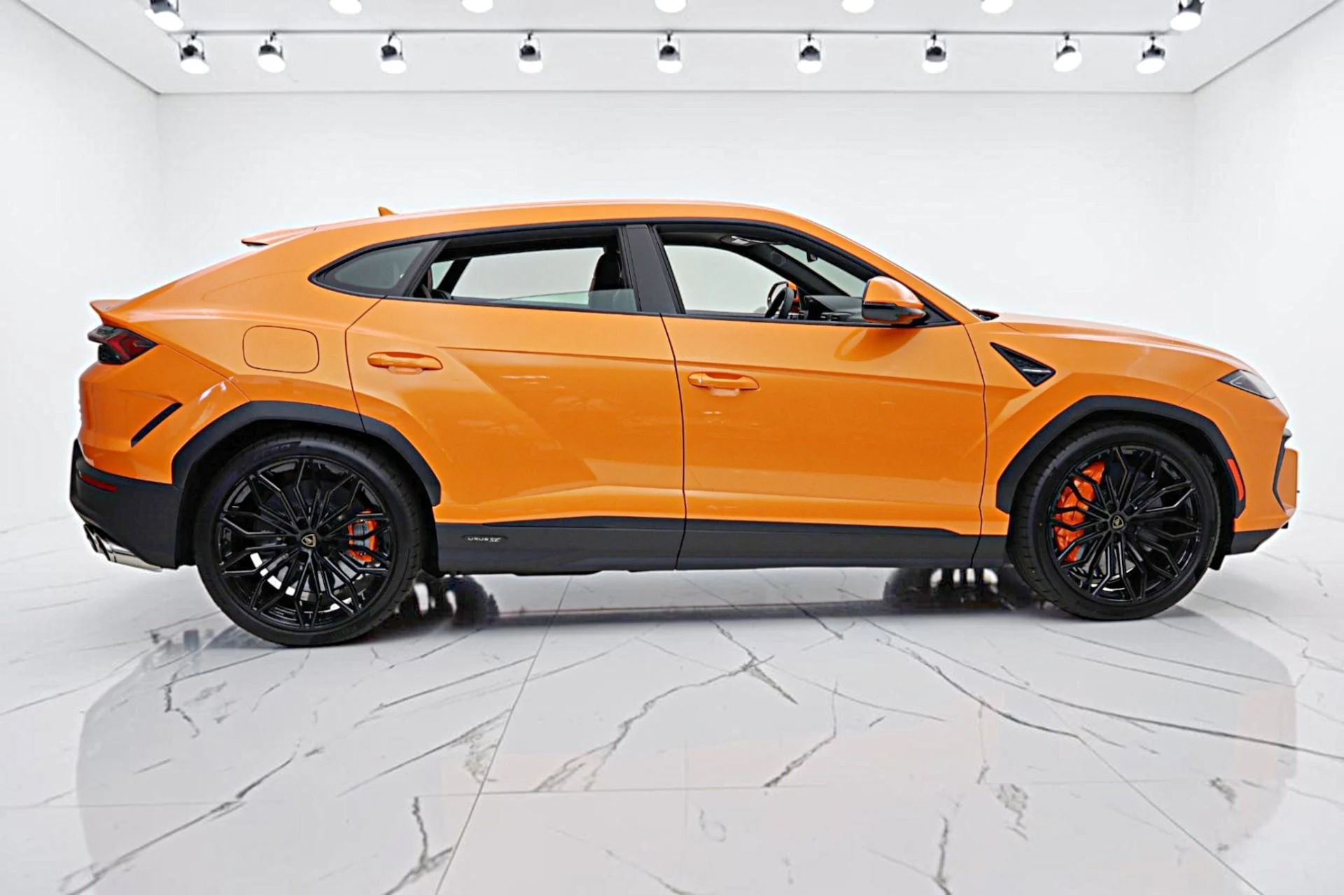 mph016_2074602265_New_2026_Lamborghini_Urus_SE_11b53de881