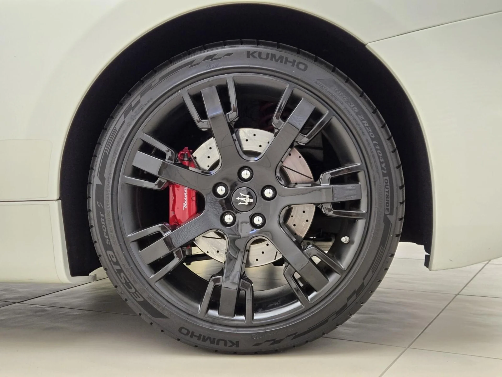 mph016_2075956146_Used_2018_Maserati_Gran_Turismo_Sport_1753858101_150eba3f16