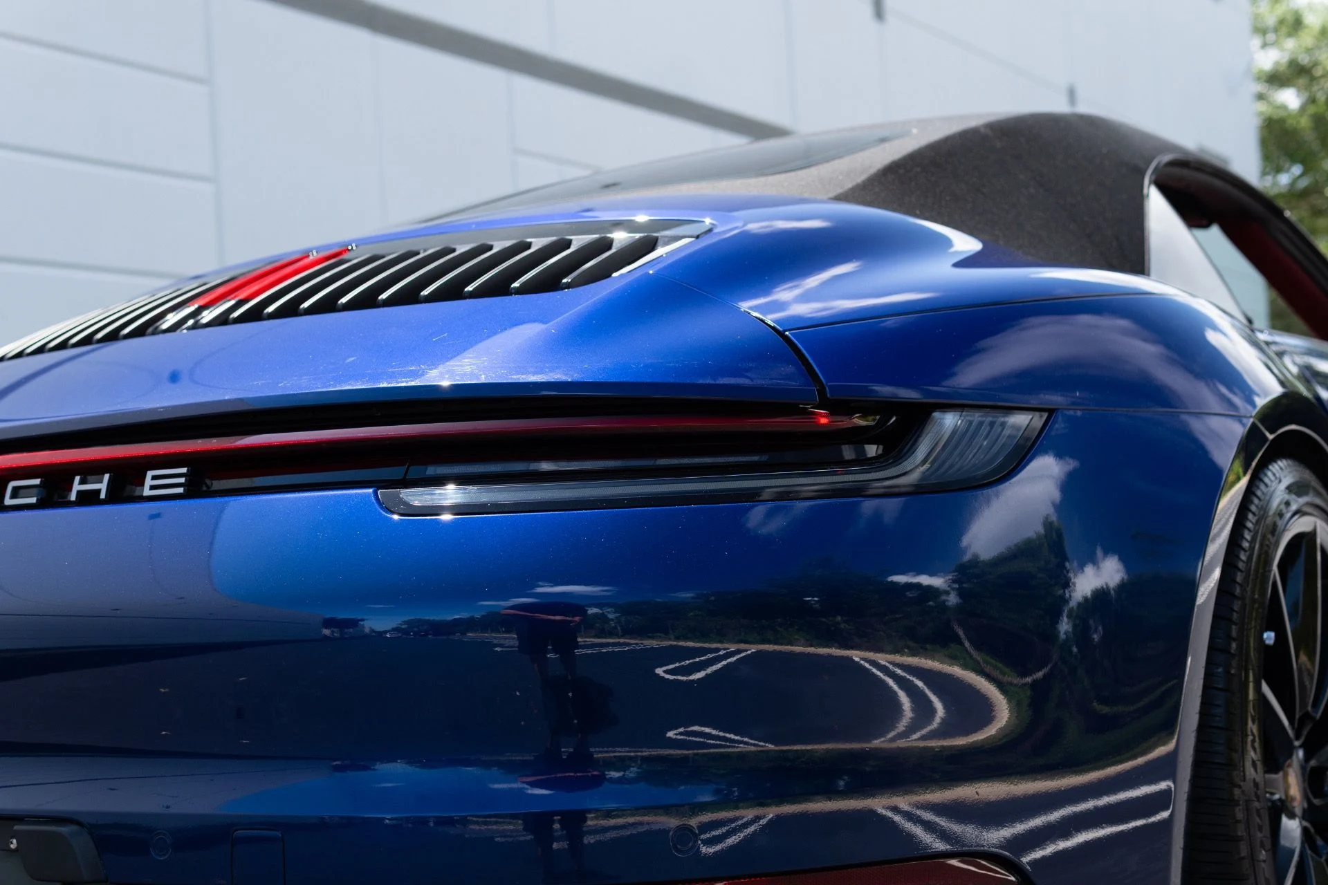 mph016_2080925232_Used_2021_Porsche_911_Carrera_1775497213_99be2267fd