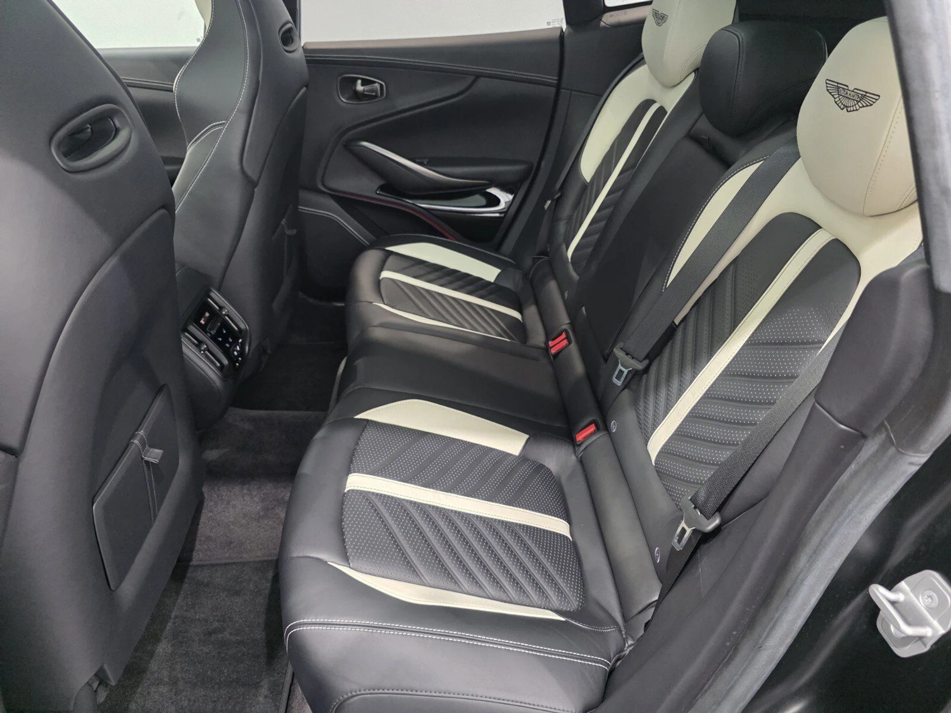 mph016_2083712514_55e92a5a2feabdd753893f8c3f4af195_d5267330bd