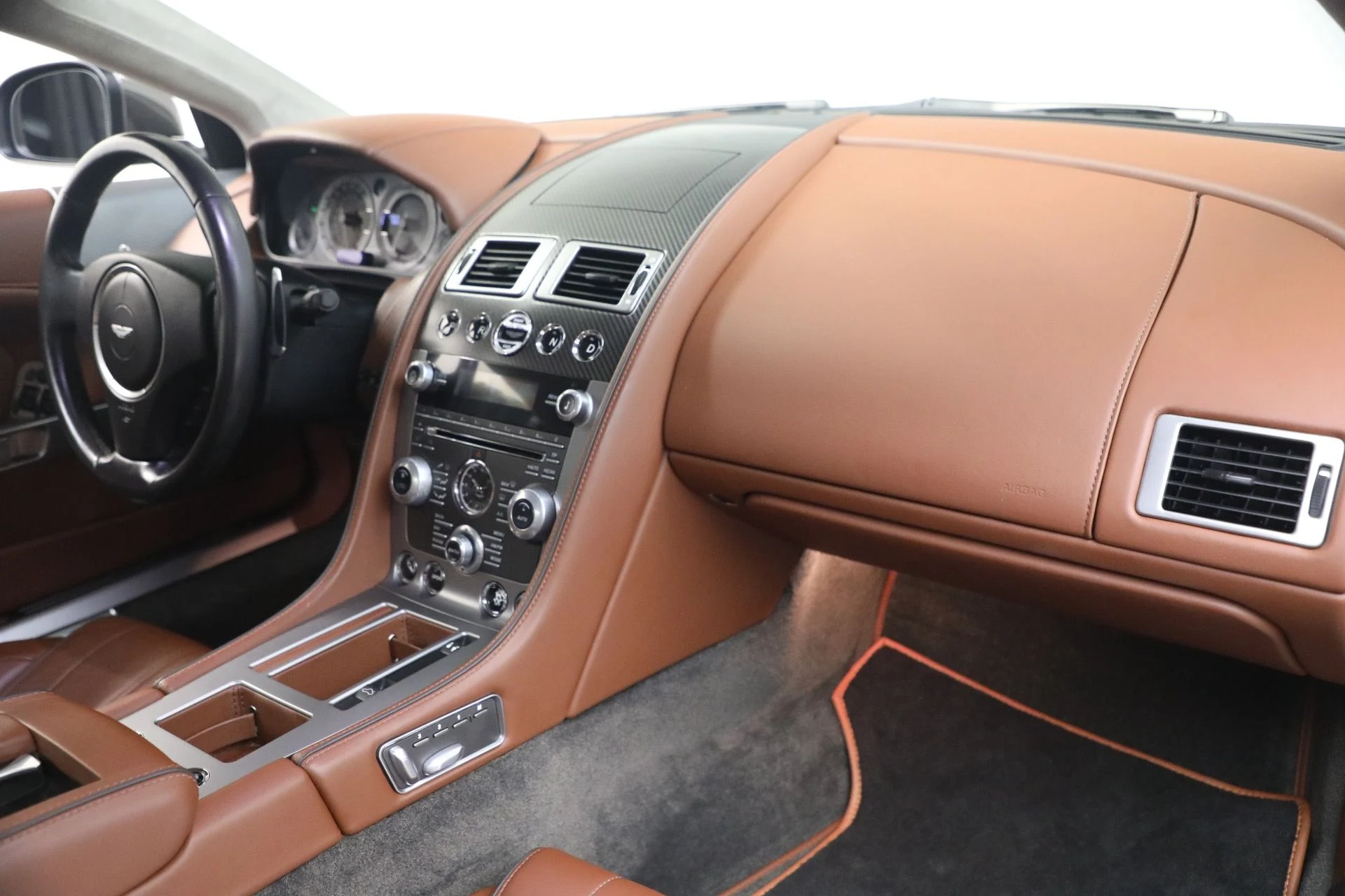 mph016_2084135258_Used_2014_Aston_Martin_DB_9_1789160286_bb0bd7c82e