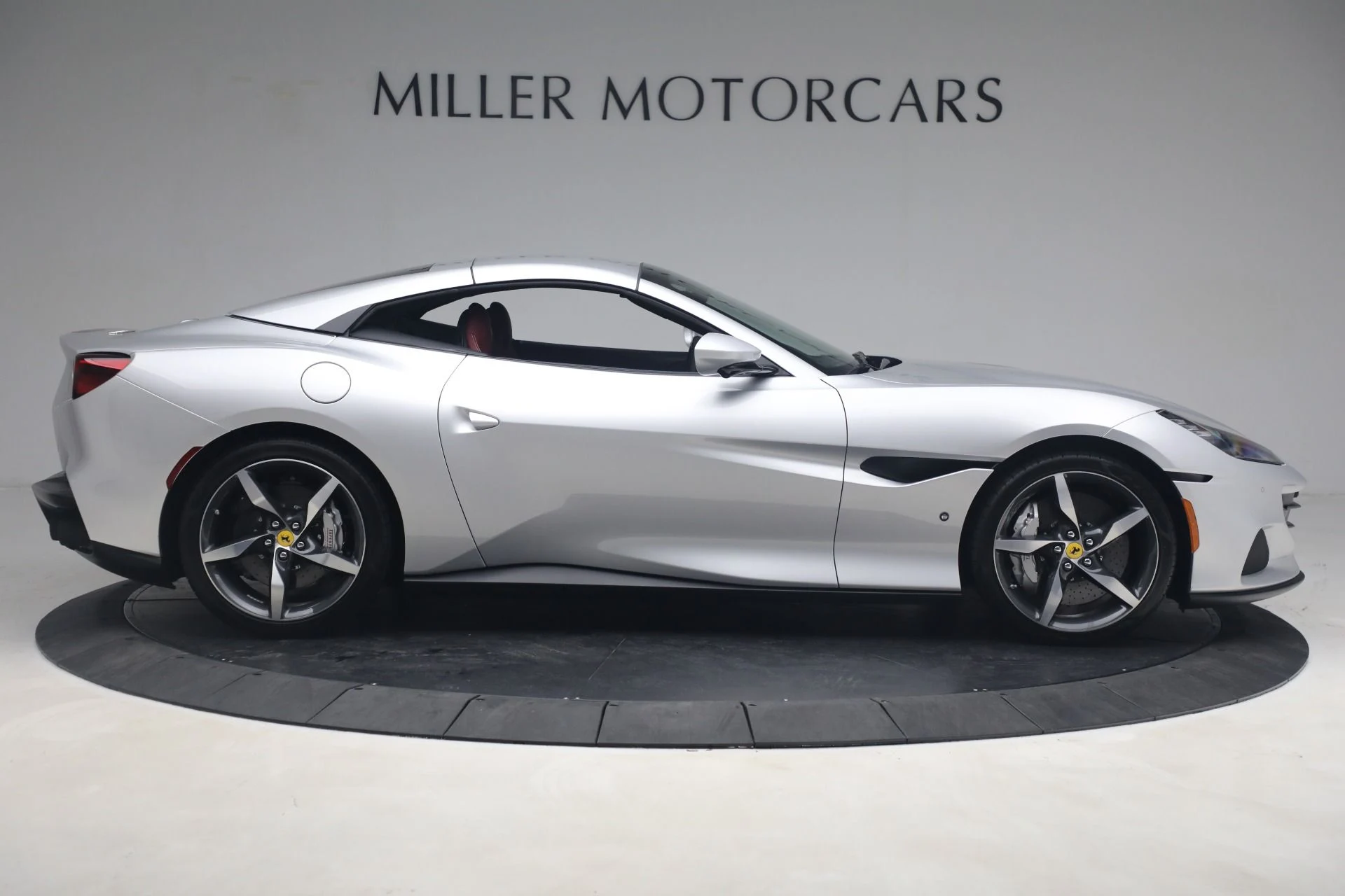 mph016_2086514805_Used_2022_Ferrari_Portofino_M_1761750007_466dc6d98b