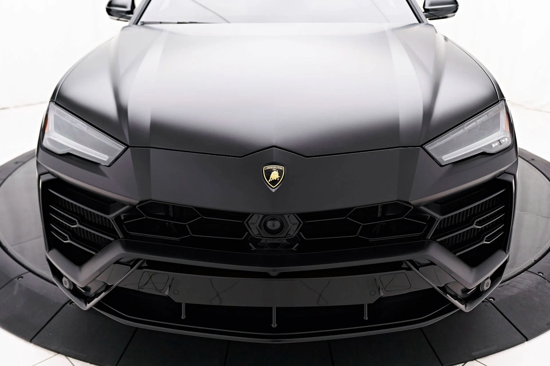 mph016_2088377258_Used_2022_Lamborghini_Urus_1714440387_68b9ae4175
