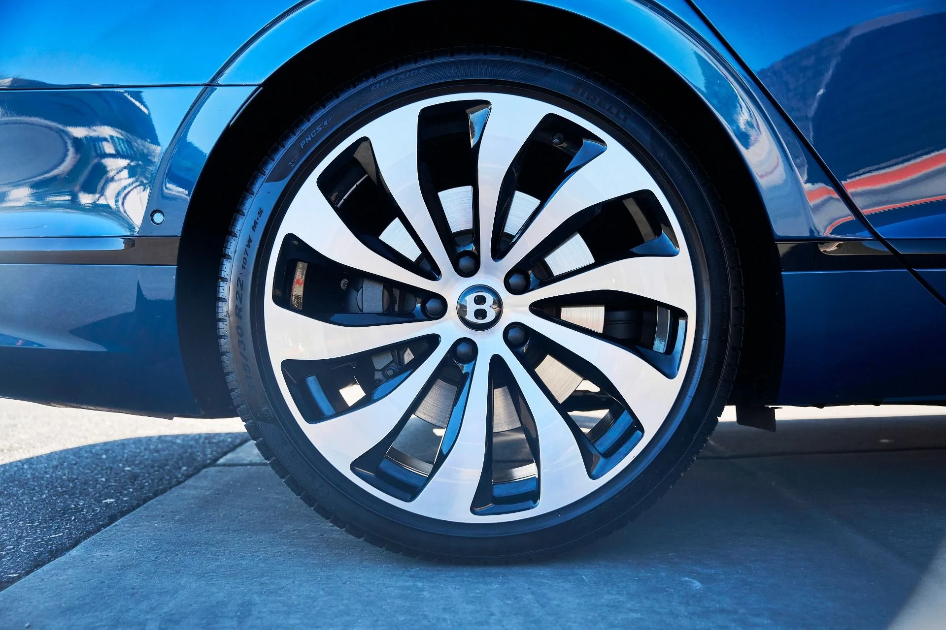 mph016_2092753822_Used_2024_Bentley_Flying_Spur_Mulliner_V8_1768876550_ac9d222cdd