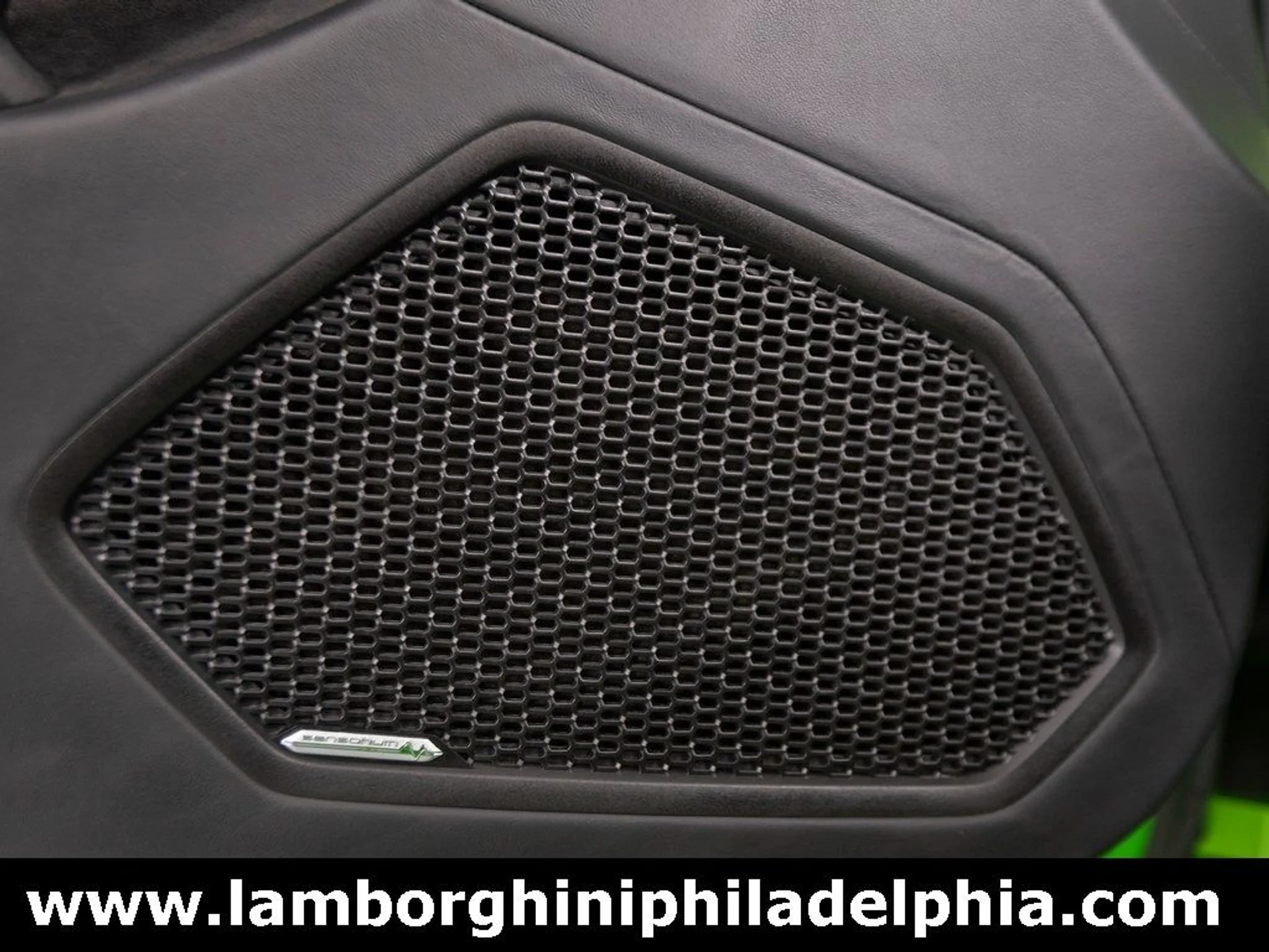 mph016_209436844_b5099d464ab52741dafd31276ddd4186x_b6a458789e