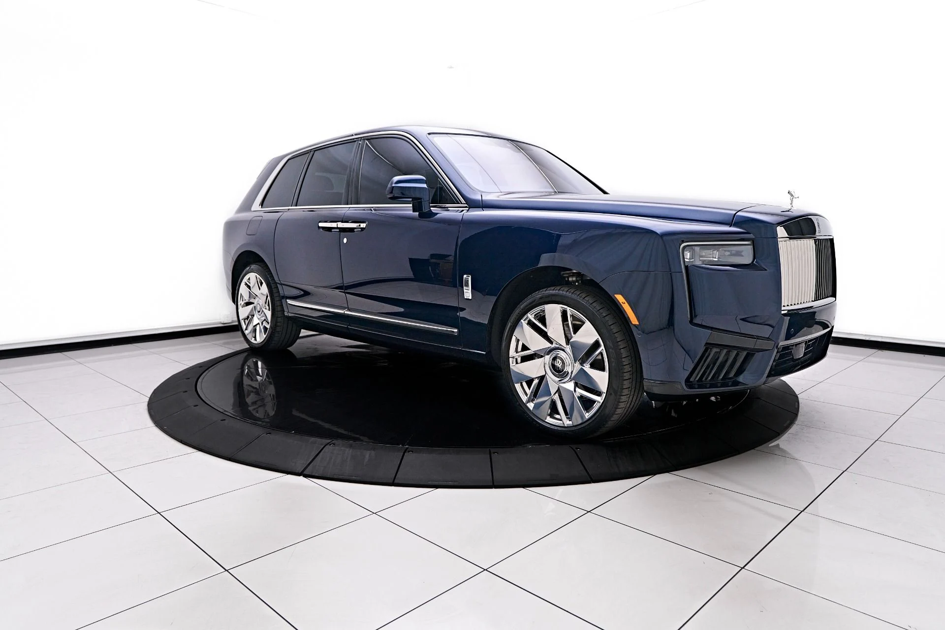 mph016_2096615105_Used_2025_Rolls_Royce_Cullinan_Base_1755895153_c722f5709c