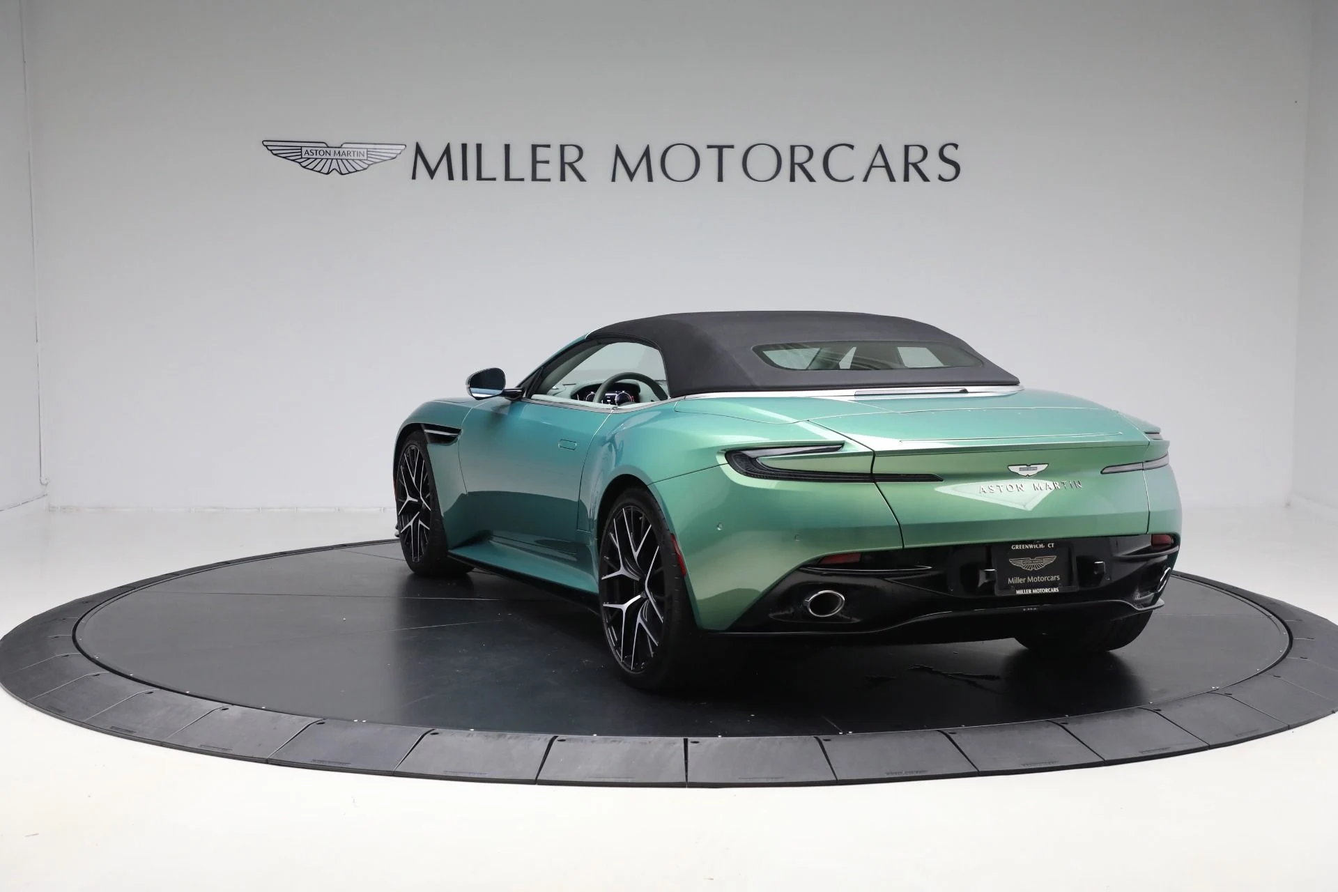 mph016_2097559368_New_2025_Aston_Martin_DB_12_Volante_eab551d350