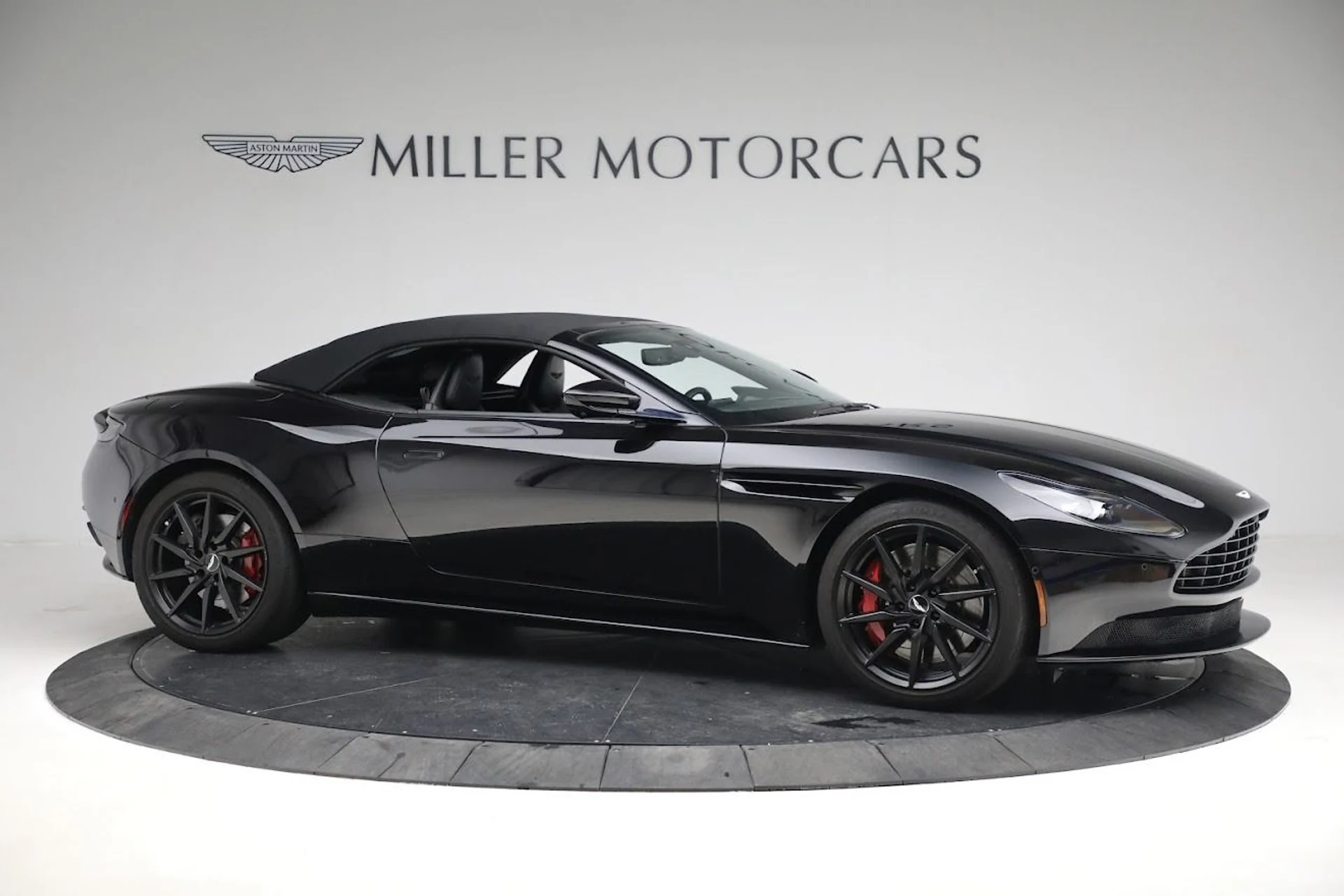 mph016_2098706331_Used_2019_Aston_Martin_DB_11_Volante_93e9d4659f