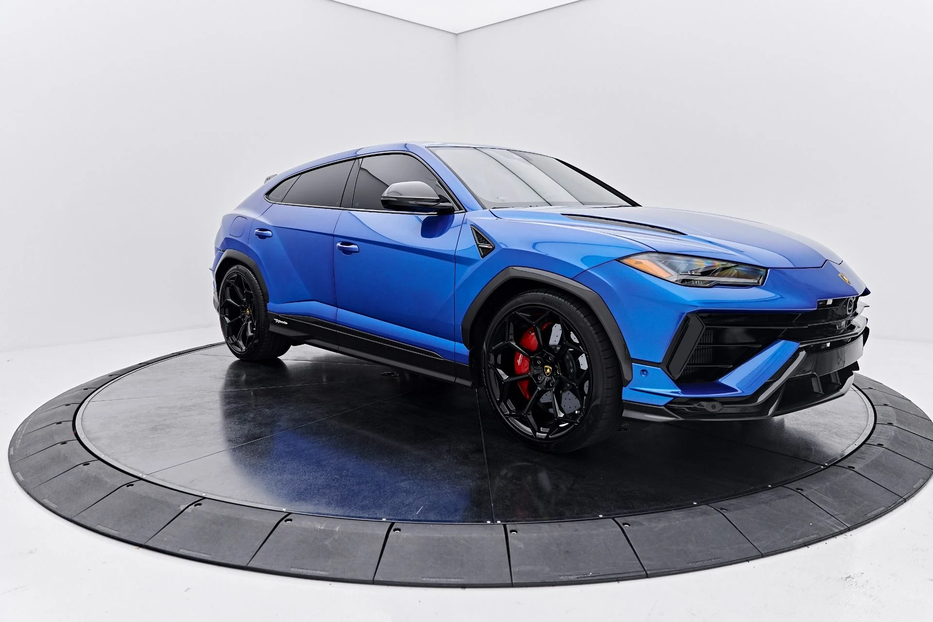 mph016_2100282963_Used_2023_Lamborghini_Urus_Performante_1790208806_9e459343d3