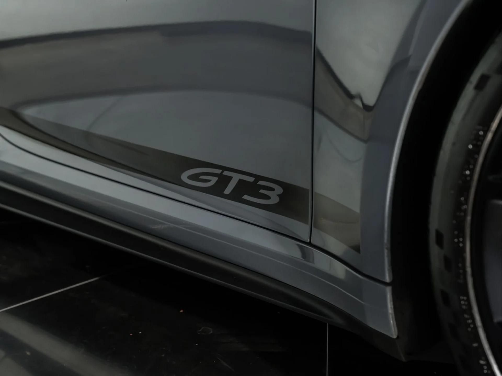 mph016_2104965221_b04bbe27220f23d0bd49e007bc342447_ffc0b878b1