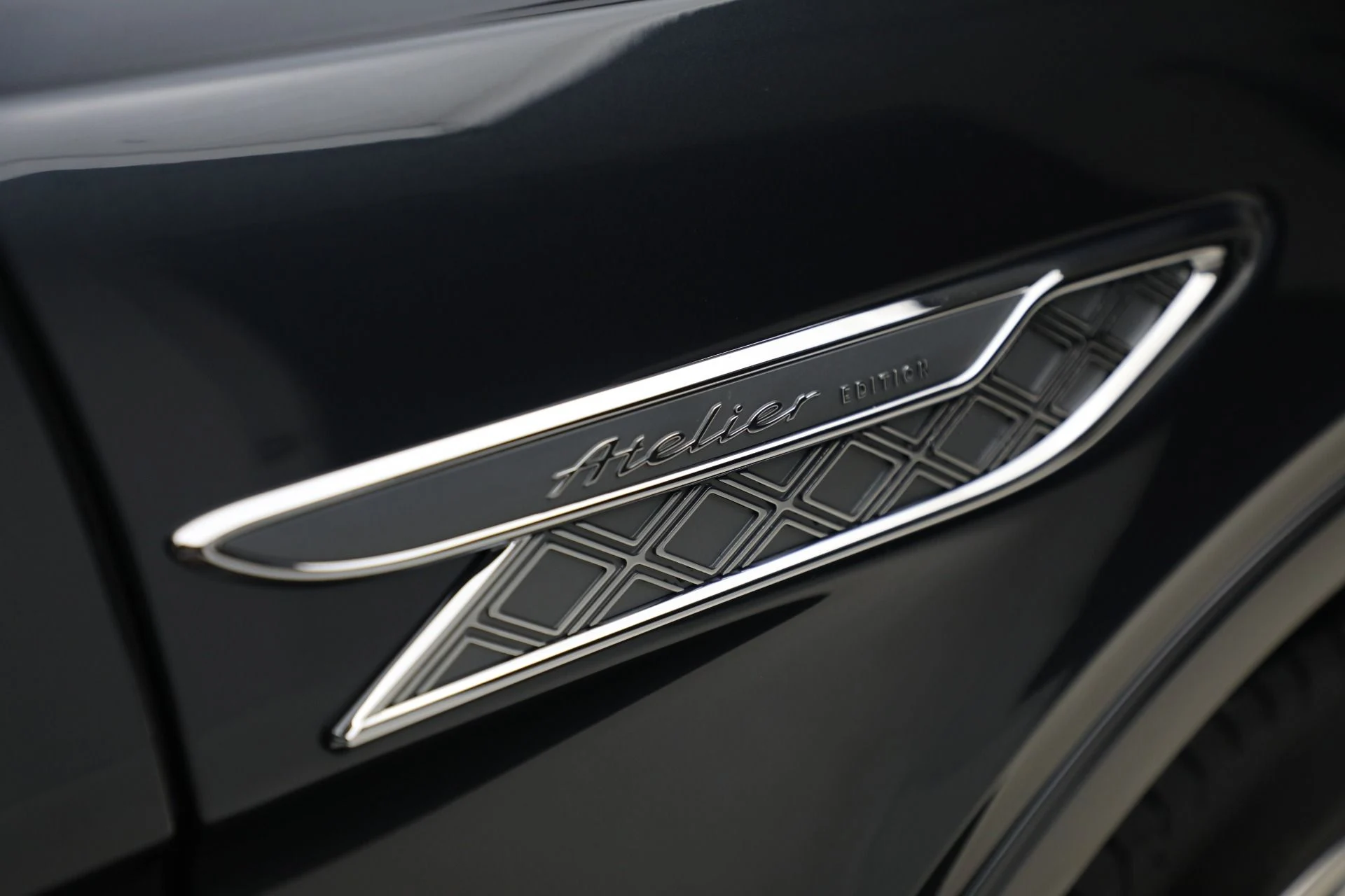mph016_2108346464_New_2025_Bentley_Bentayga_Atelier_Edition_V8_a8646872e9