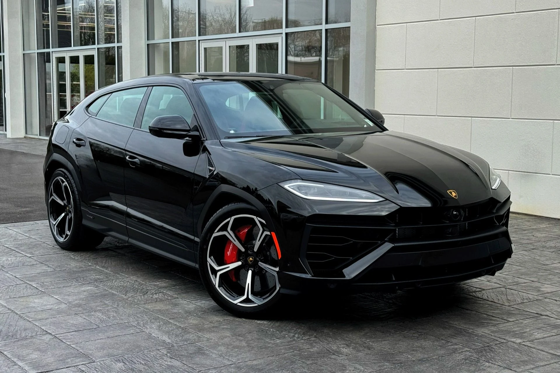 mph016_2111433580_Used_2025_Lamborghini_Urus_SE_1744358439_dbb816d42b