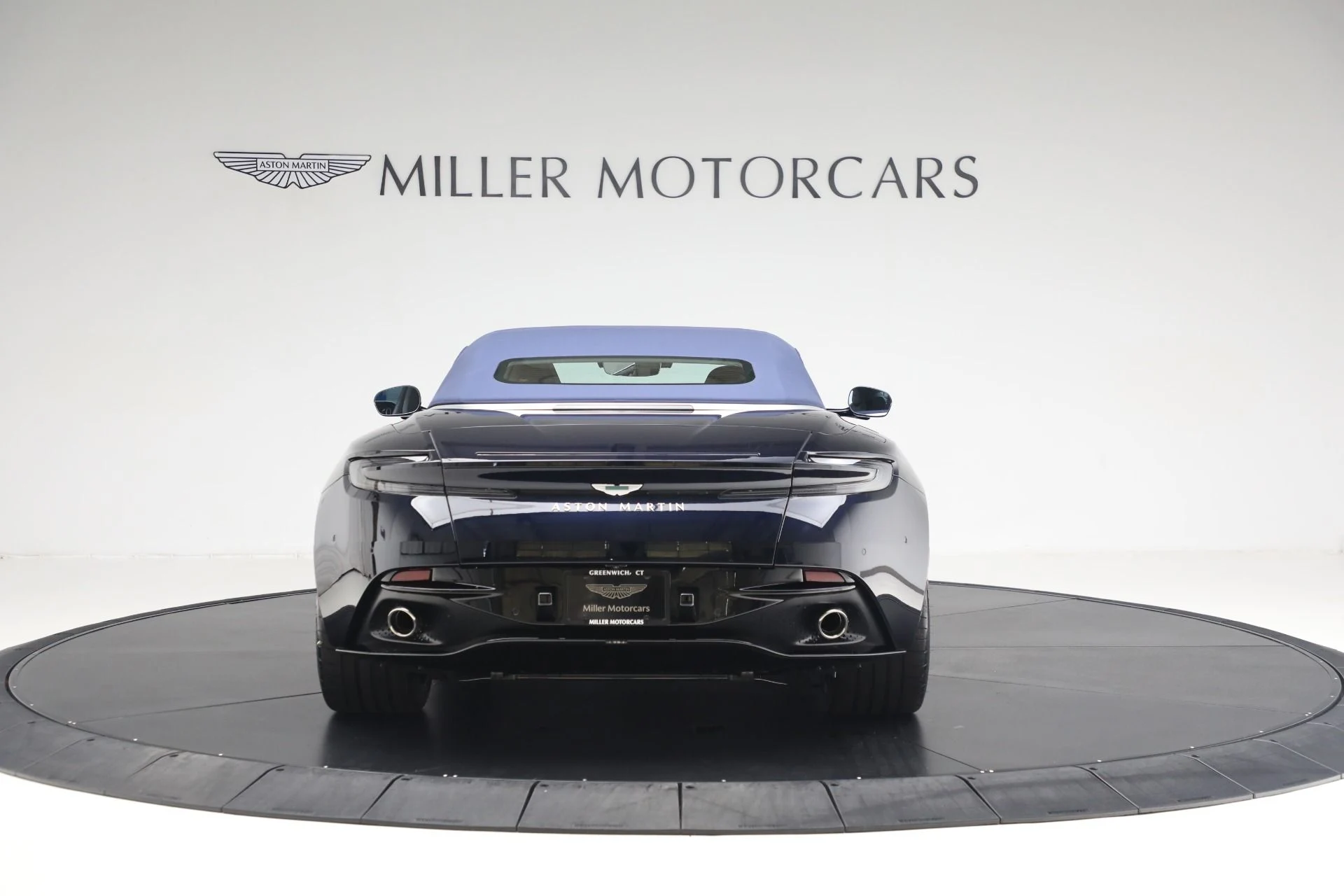 mph016_2129104968_New_2025_Aston_Martin_DB_12_Volante_14f1a47462