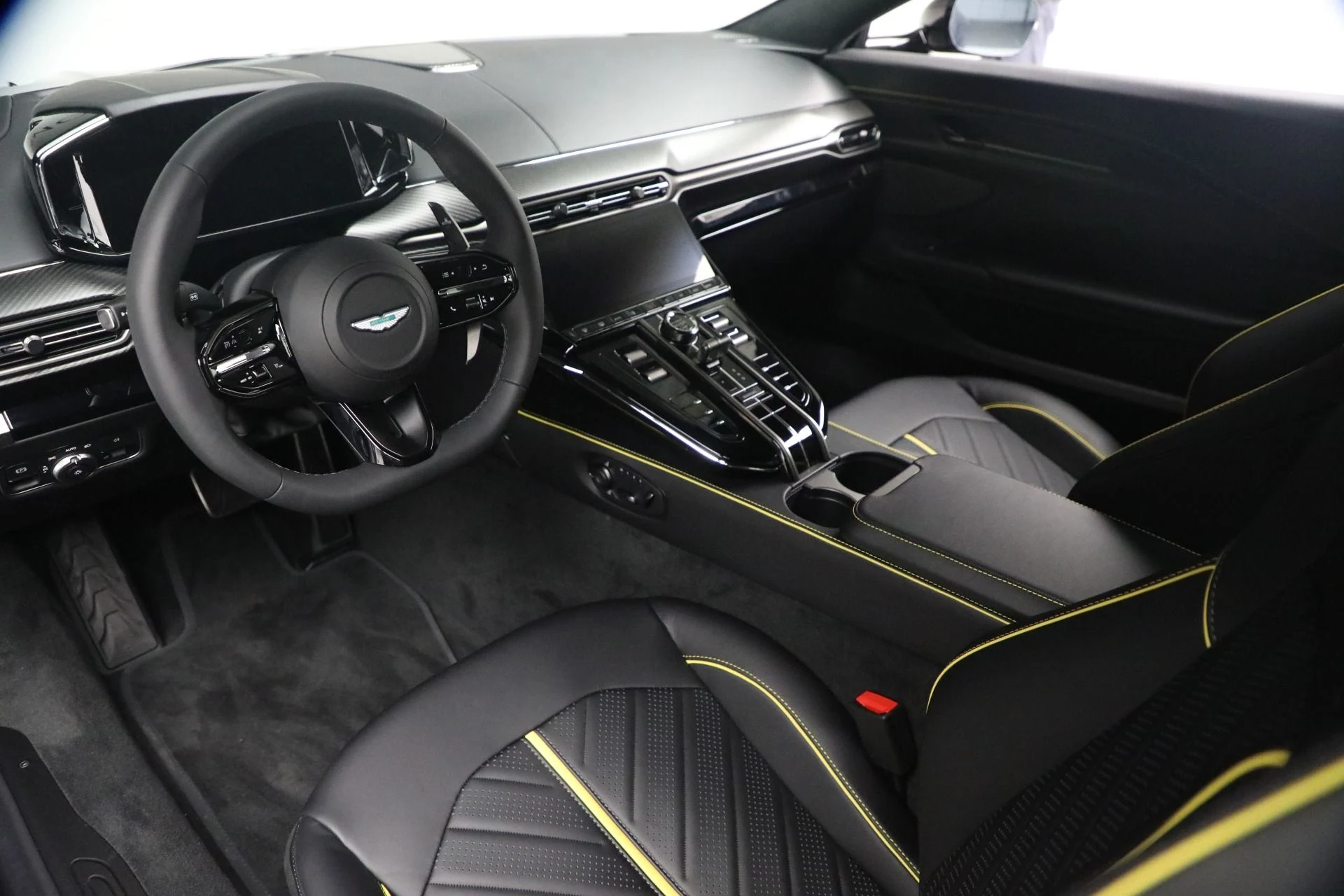 mph016_2131731923_New_2026_Aston_Martin_Vantage_S_1766181825_756061b077