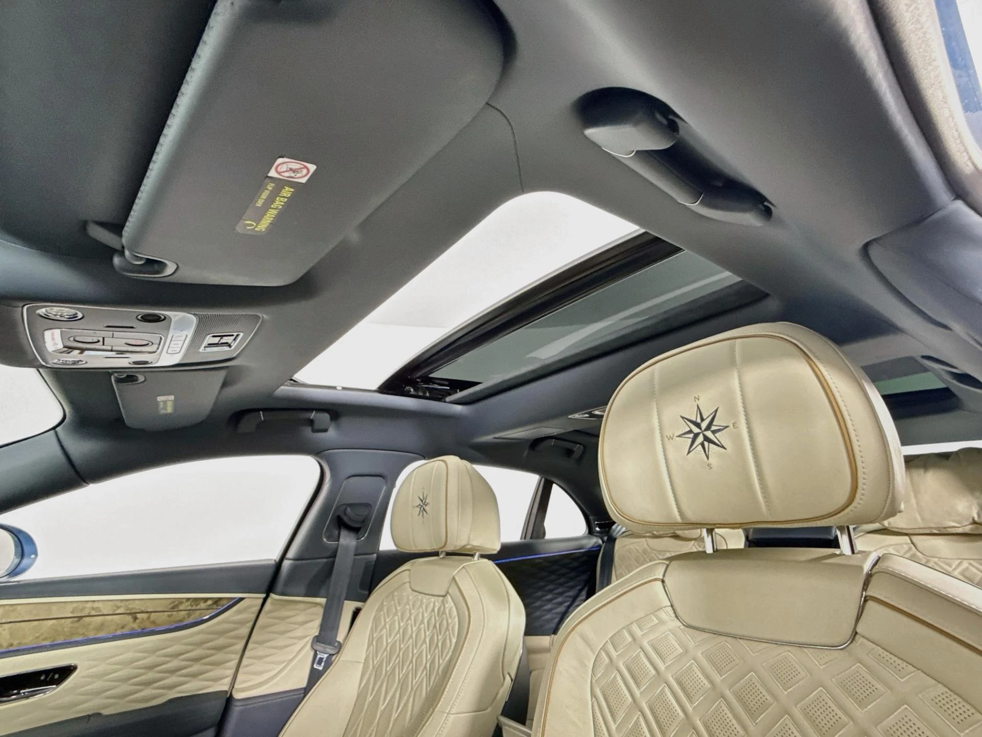 mph016_2132374417_Used_2022_Bentley_Flying_Spur_V8_1787092881_ed1ef16420