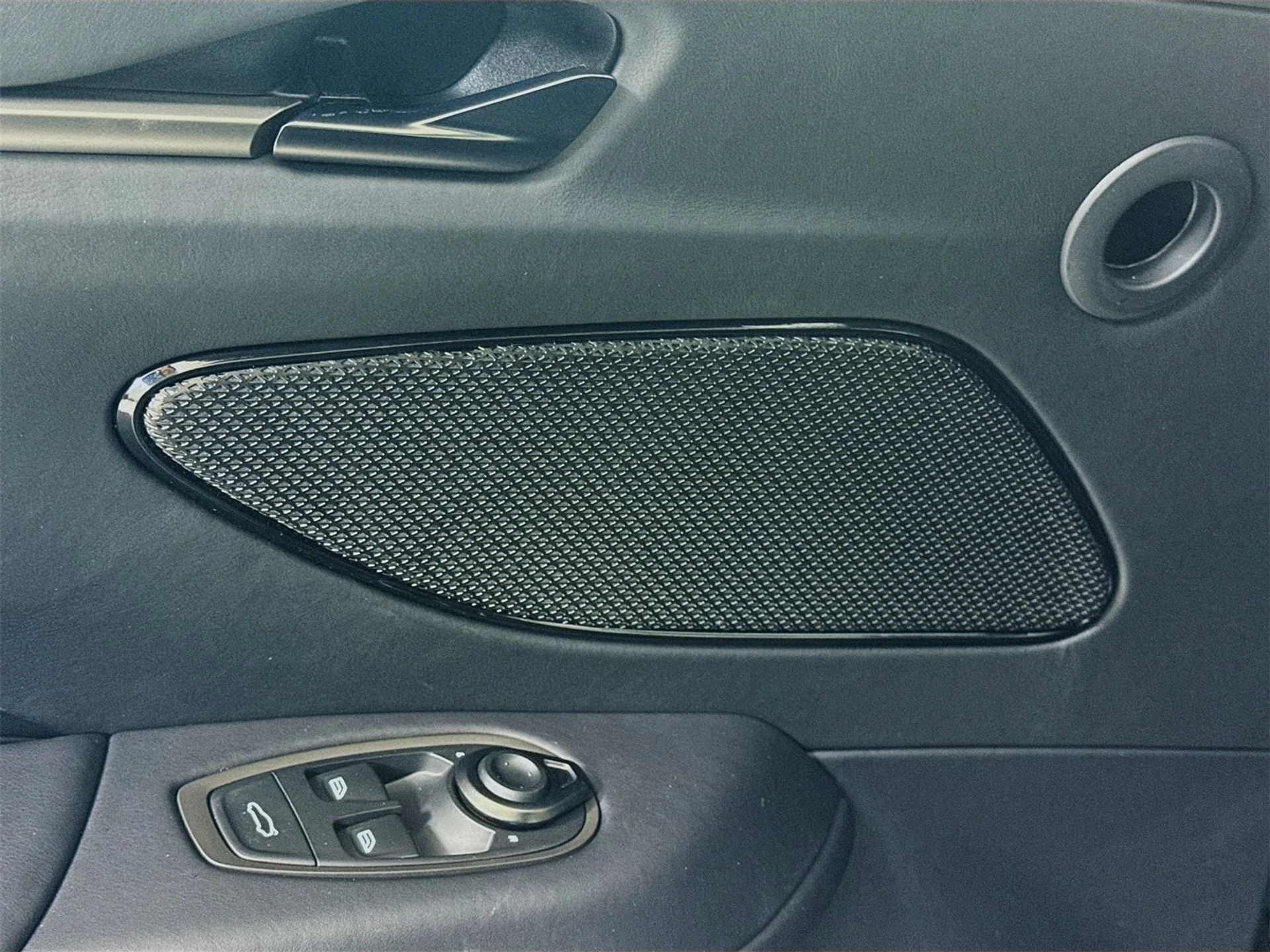 mph016_2132780388_38810b27506fb0f4f62bd5a6bffc4731x_0ab790681b