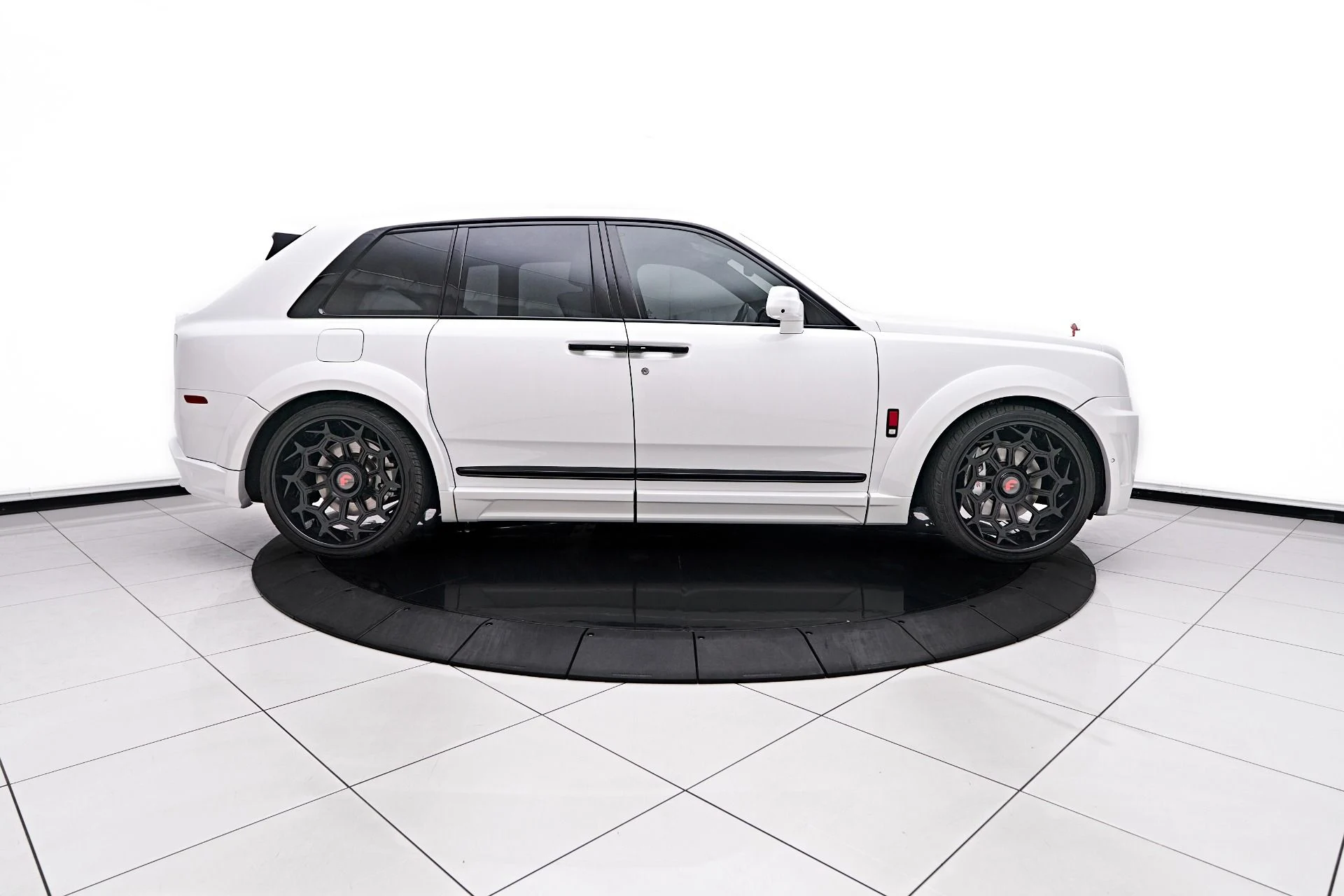 mph016_2140745439_Used_2021_Rolls_Royce_Cullinan_1753389372_11d52b2fa3