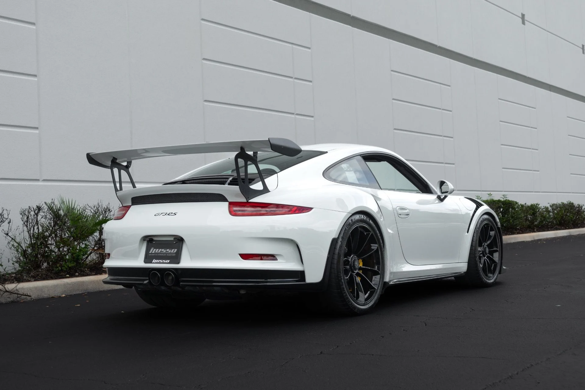 mph016_2146496640_Used_2016_Porsche_911_GT_3_RS_1761756649_2ab7e66074