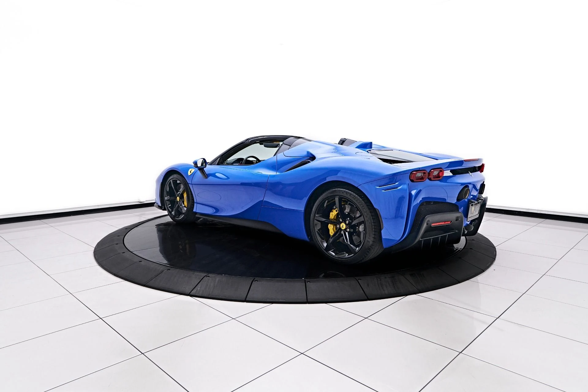 mph016_2147140669_Used_2024_Ferrari_SF_90_Spider_Base_1752630680_26c94636f0