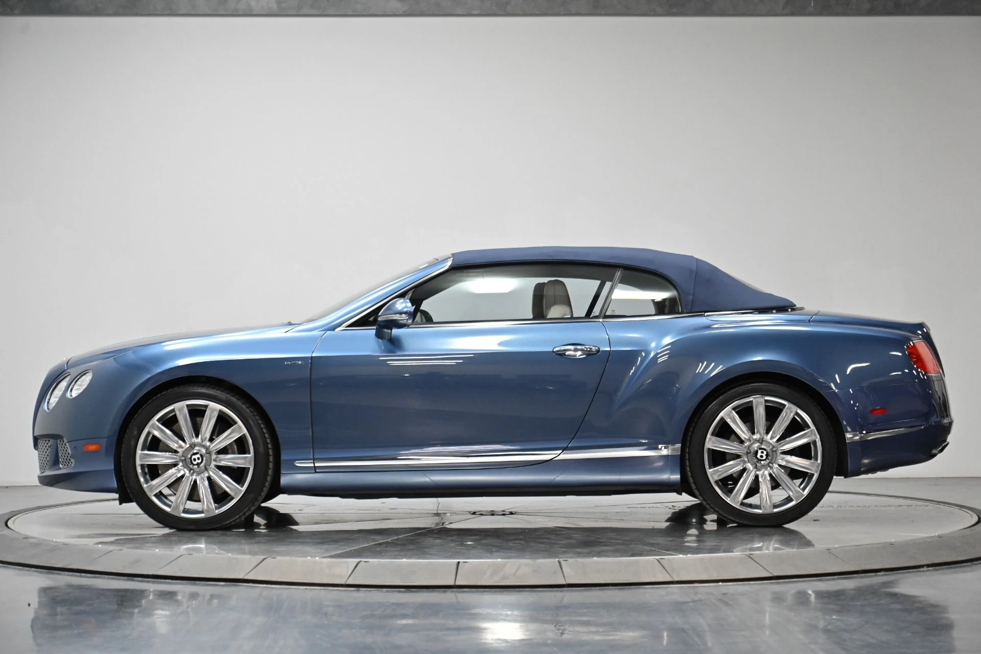 mph016_2150817691_Used_2014_Bentley_Continental_GTC_1751561855_eea321b65d