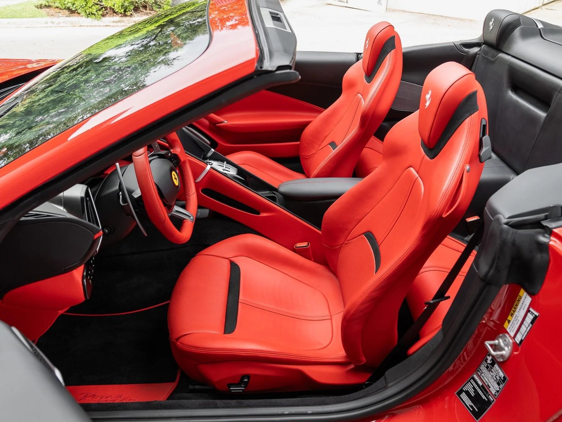 mph016_2154597623_Used_2024_Ferrari_Roma_Spider_1757614299_b0125ce8b1