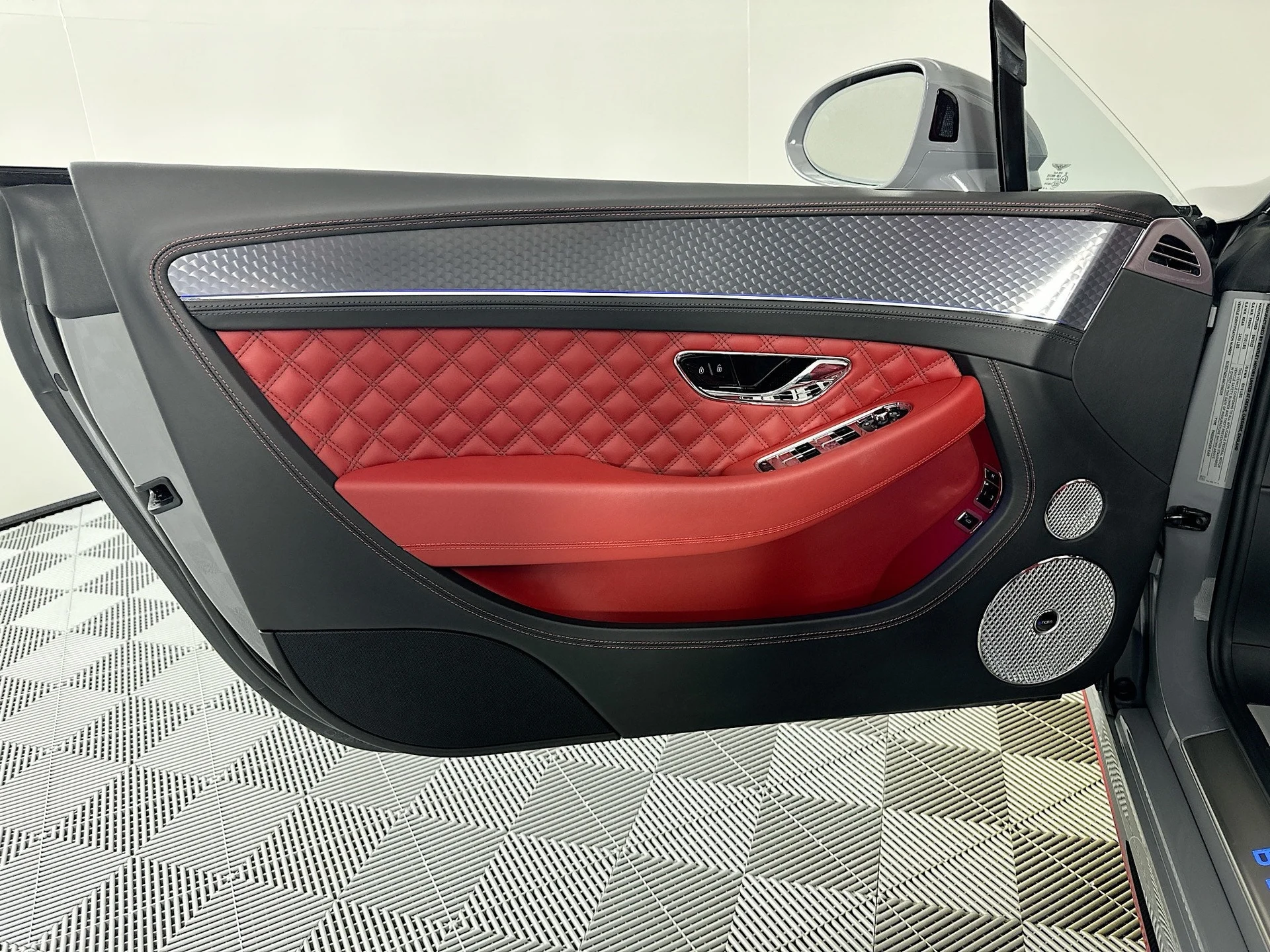 mph016_2157608046_17_b423ff874c