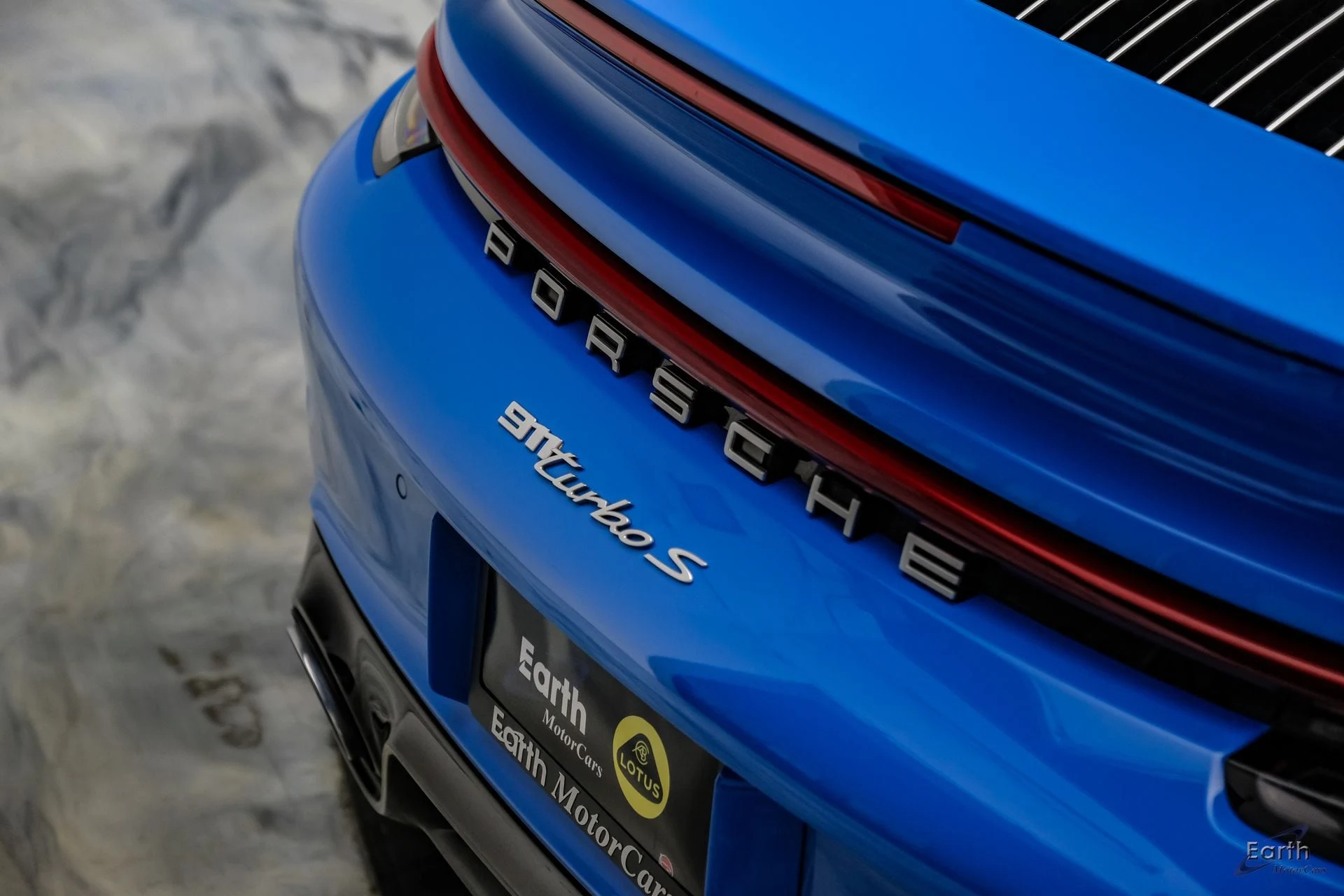 mph016_216736926_e1a0cb03269821874bbacc10657a7c6bx_2112e99e66