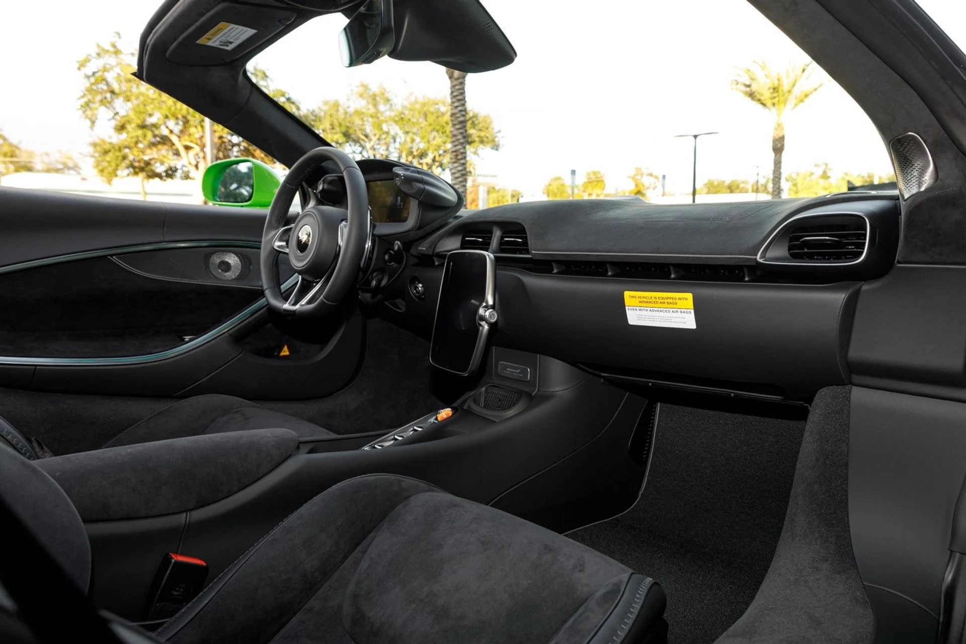 mph016_2171645325_647_p17_l_2f78f84c3c