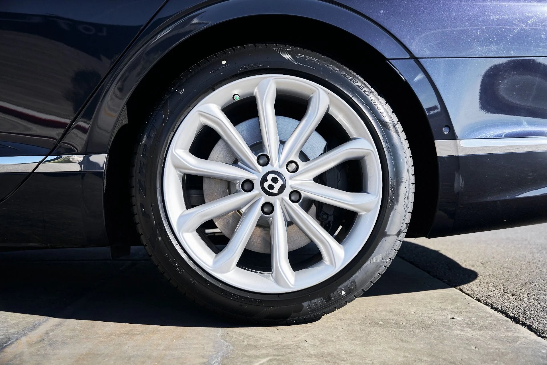 mph016_2176009717_Used_2024_Bentley_Flying_Spur_Mulliner_V8_1773796188_86ce480556