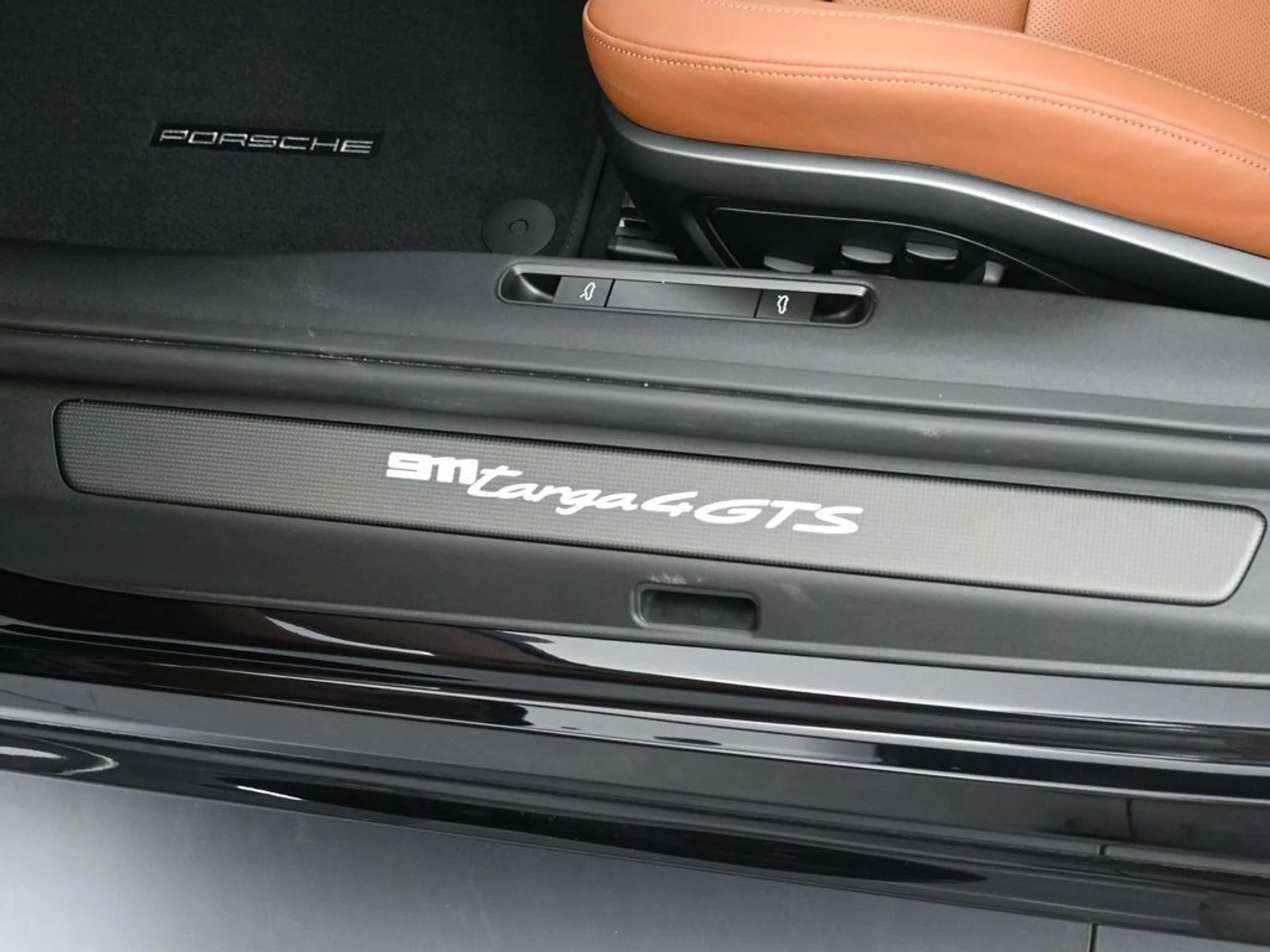 mph016_2177672119_f3da5161_a81a_46a4_bb11_9d8f3d335c27_cd1951039d