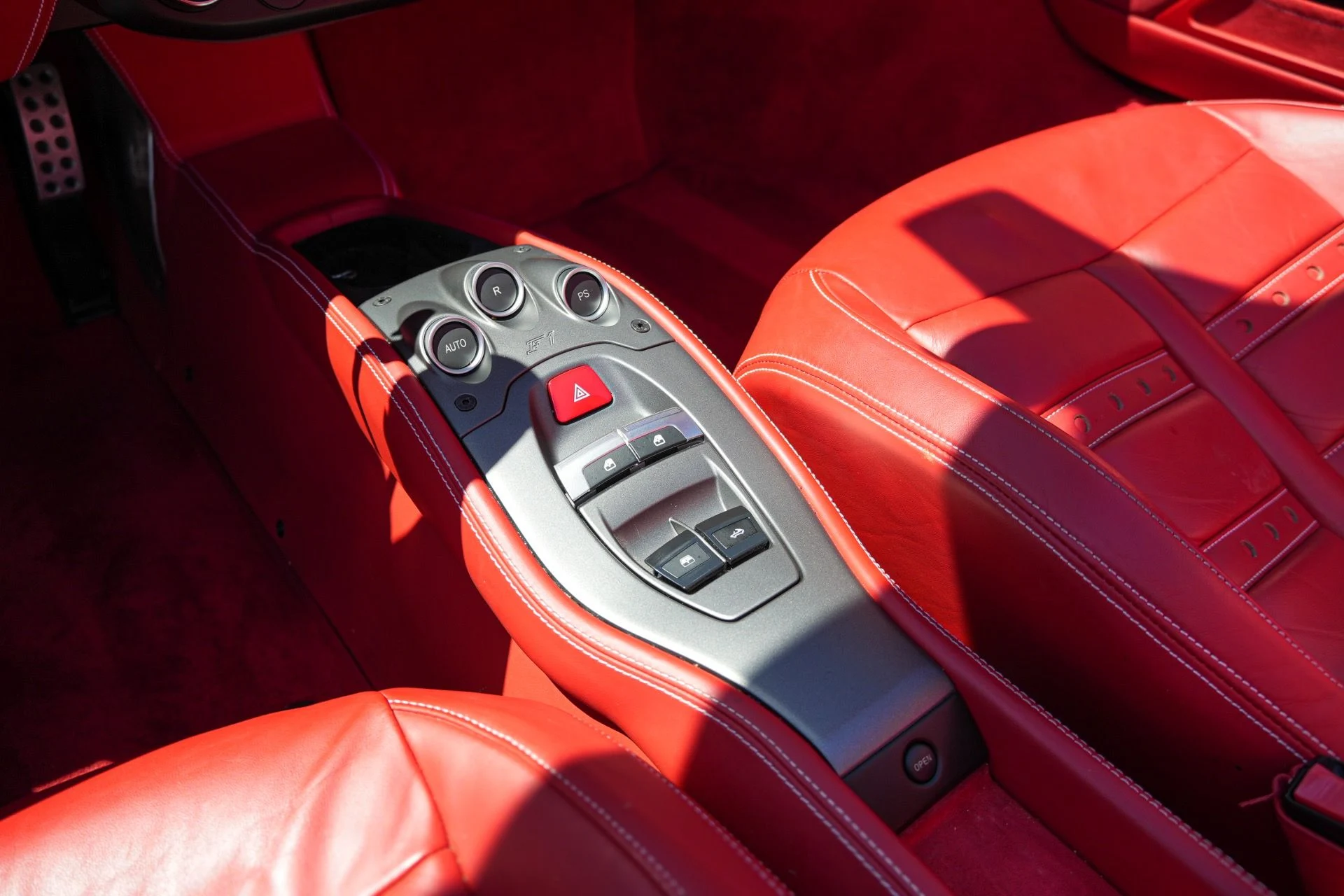 mph016_2178688534_Used_2013_Ferrari_458_Spider_1781897599_f3ec908889