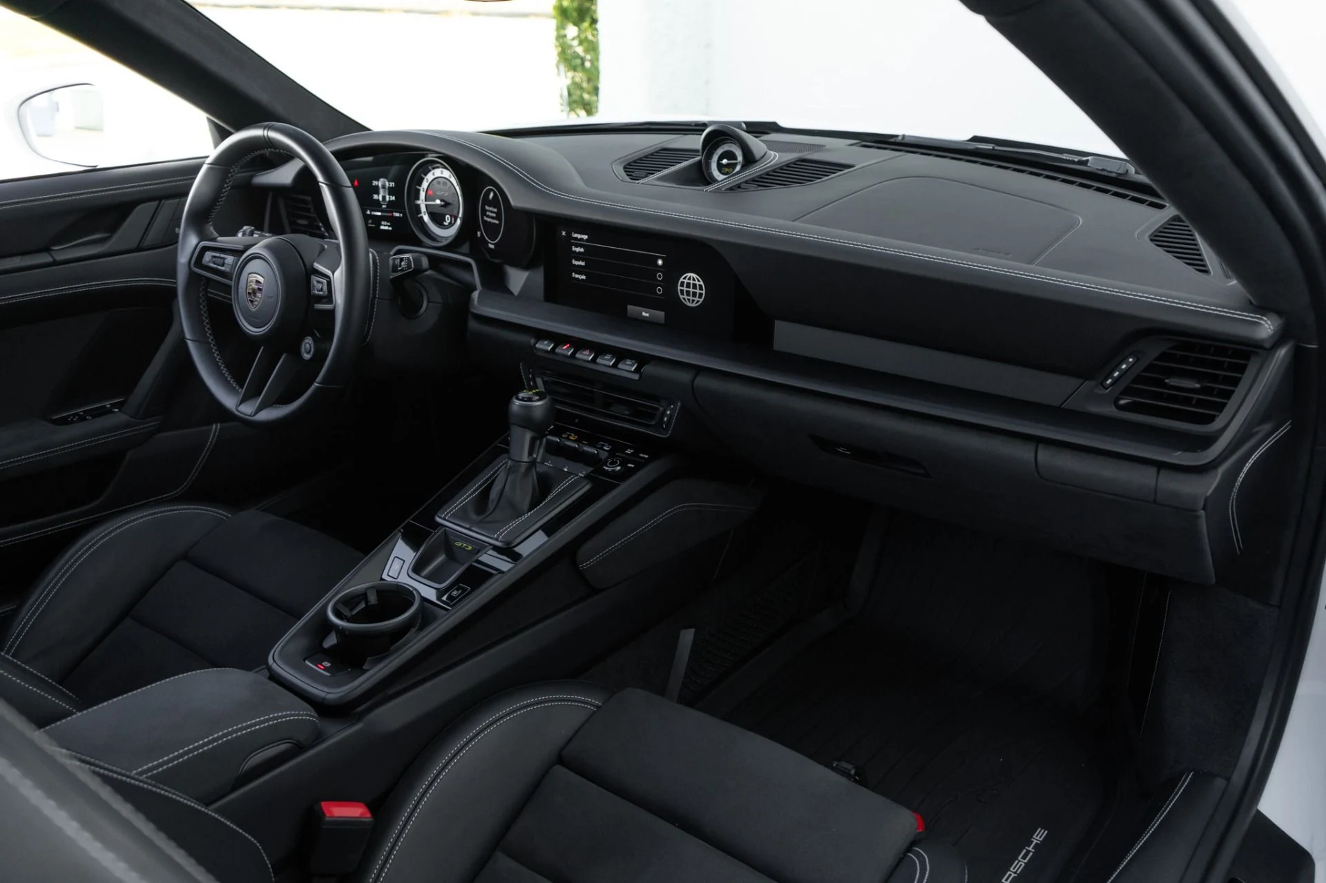 mph016_2182507707_Used_2022_Porsche_911_GT_3_1787176575_a0368f0136