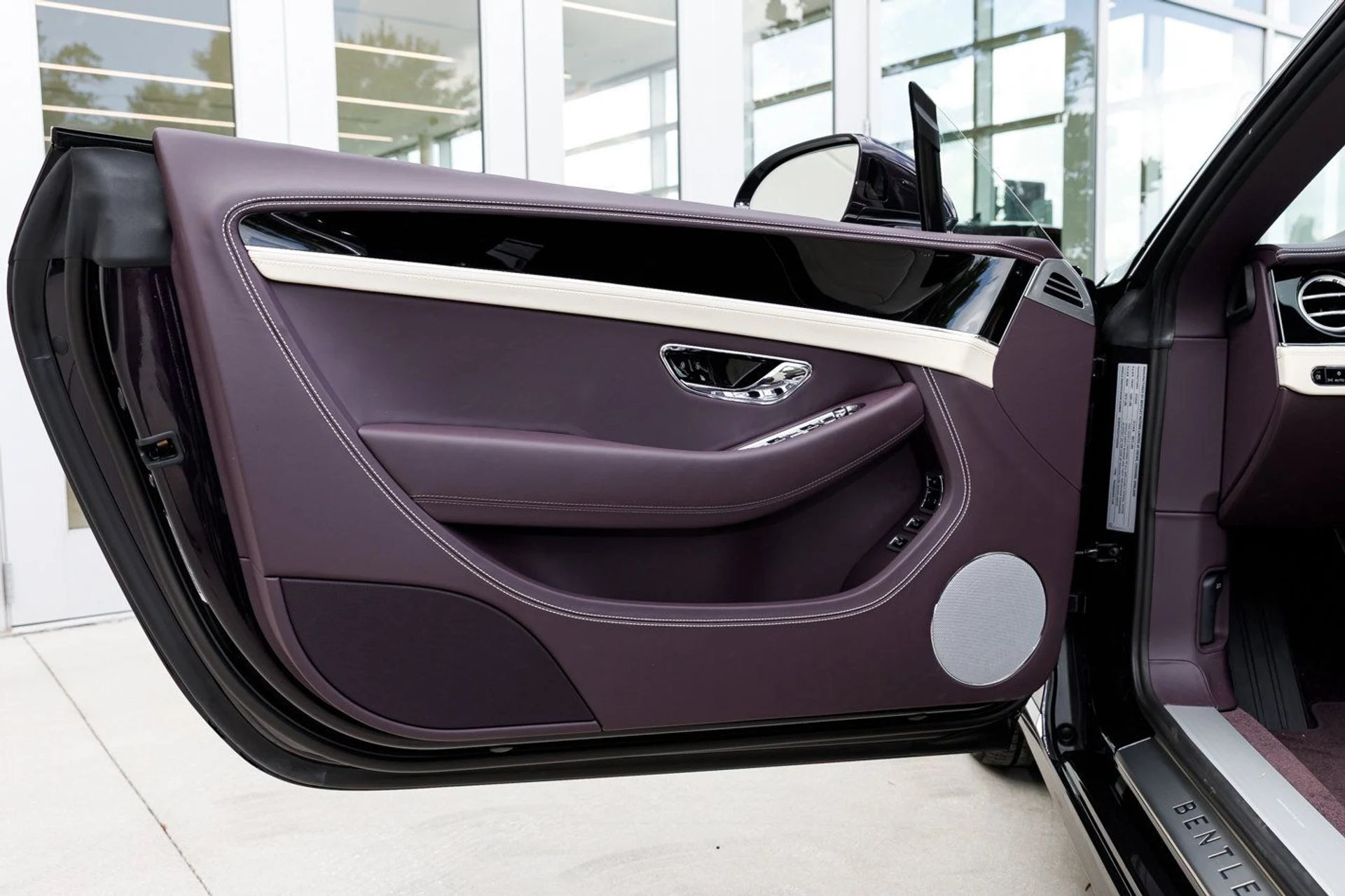 mph016_2191487989_748139d7eb7c1c5d2e478289d94295ccx_33627a6127