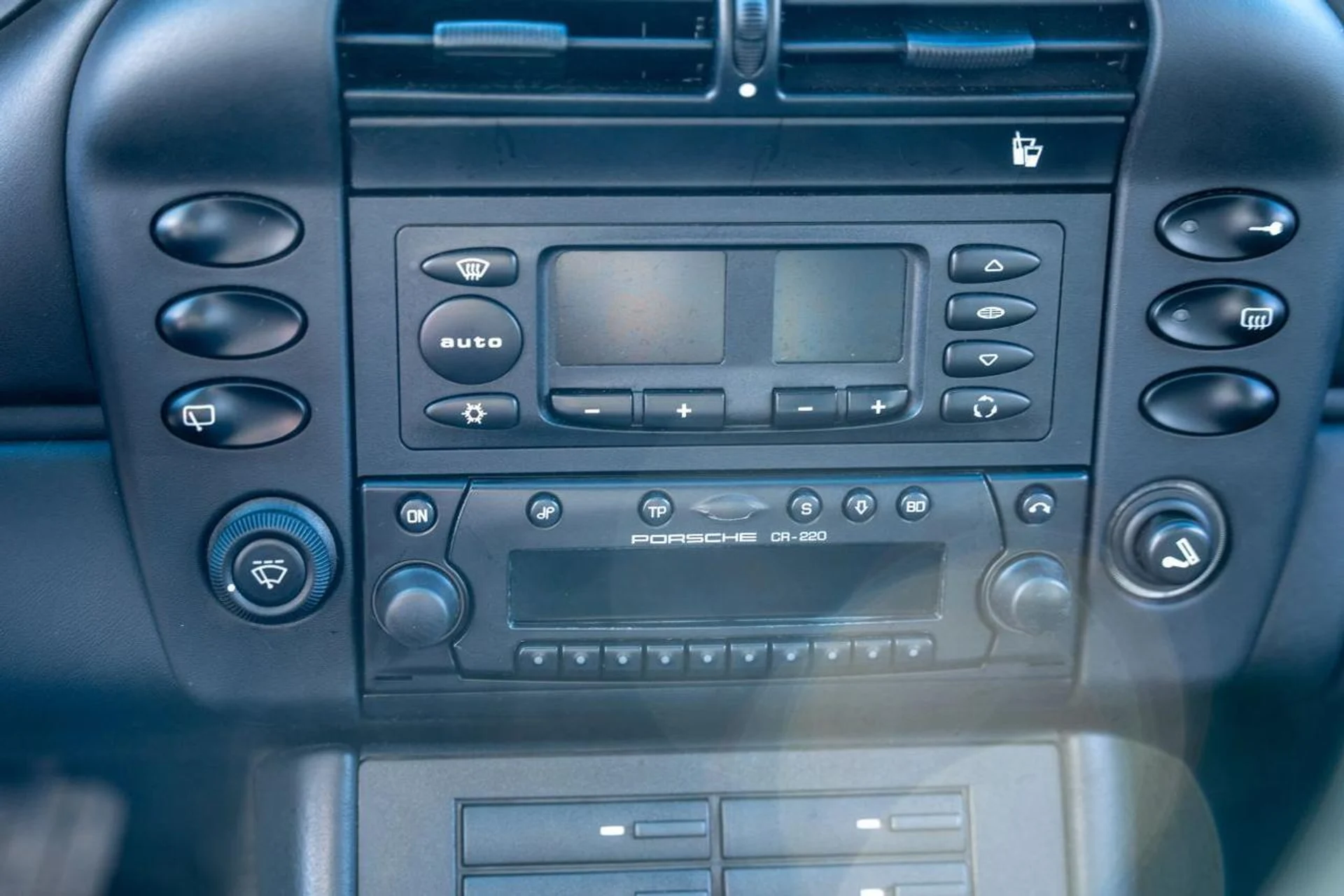 mph016_219173629_638a56c2f9be80fd850b842eb0490d90_3ba682e0ab