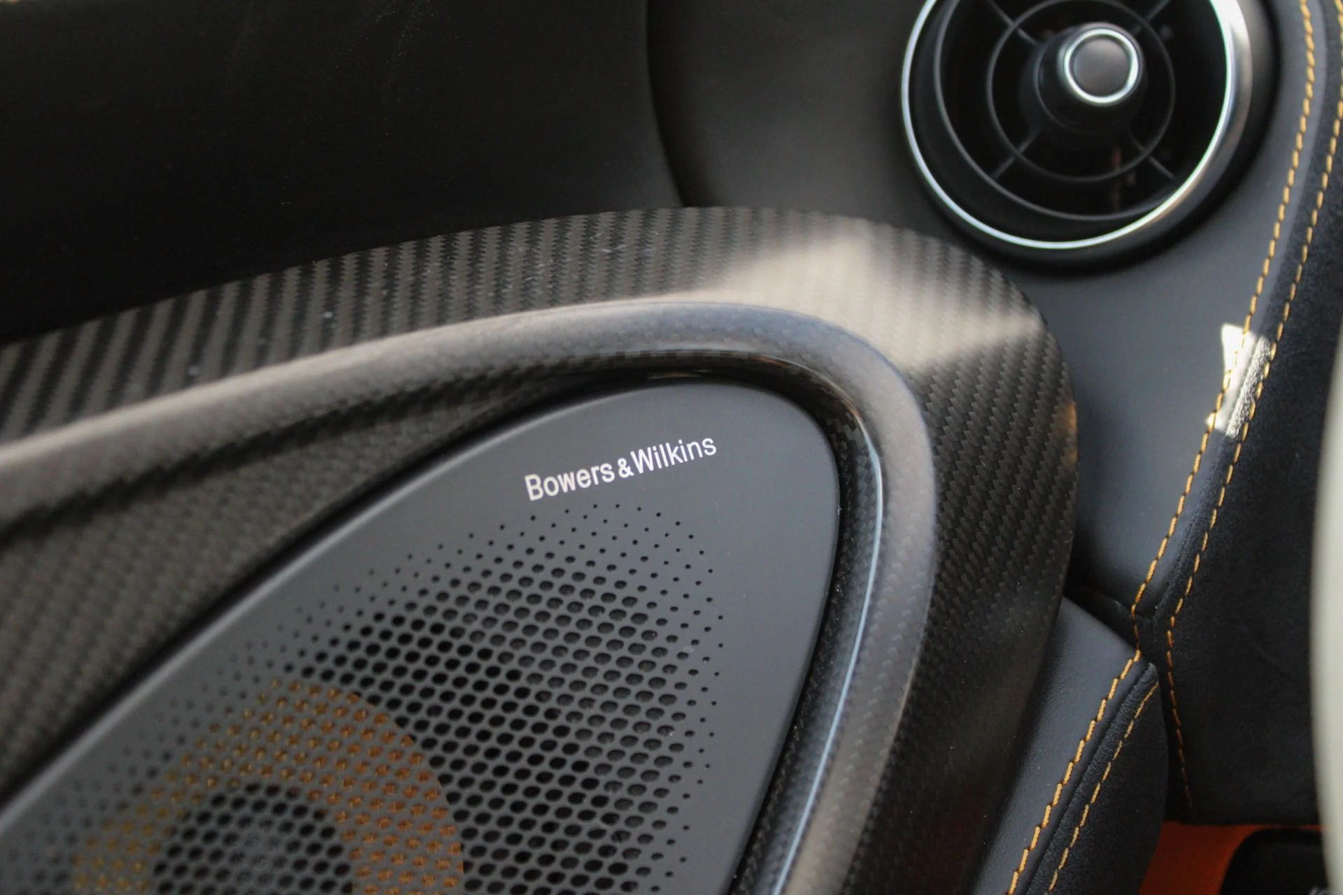 mph016_2198921127_Used_2019_MCLAREN_570_S_1727566589_0b9695201d